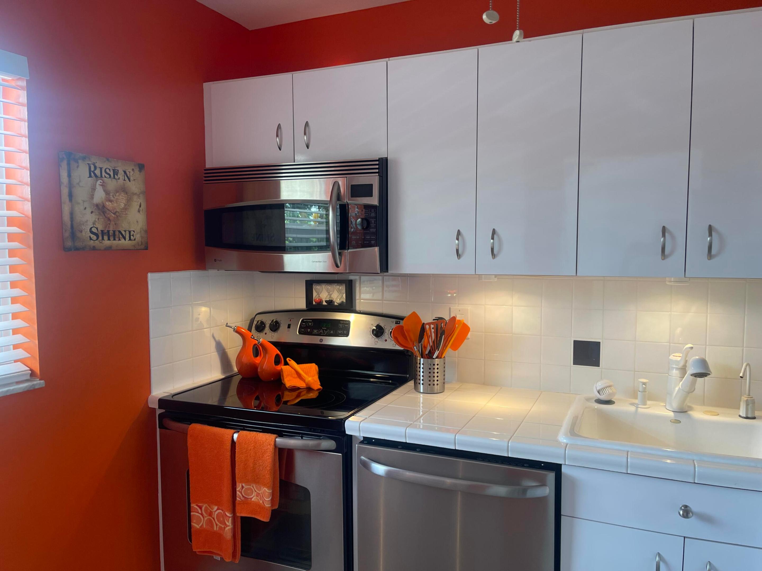 NATURA CONDO NO 1 - Residential