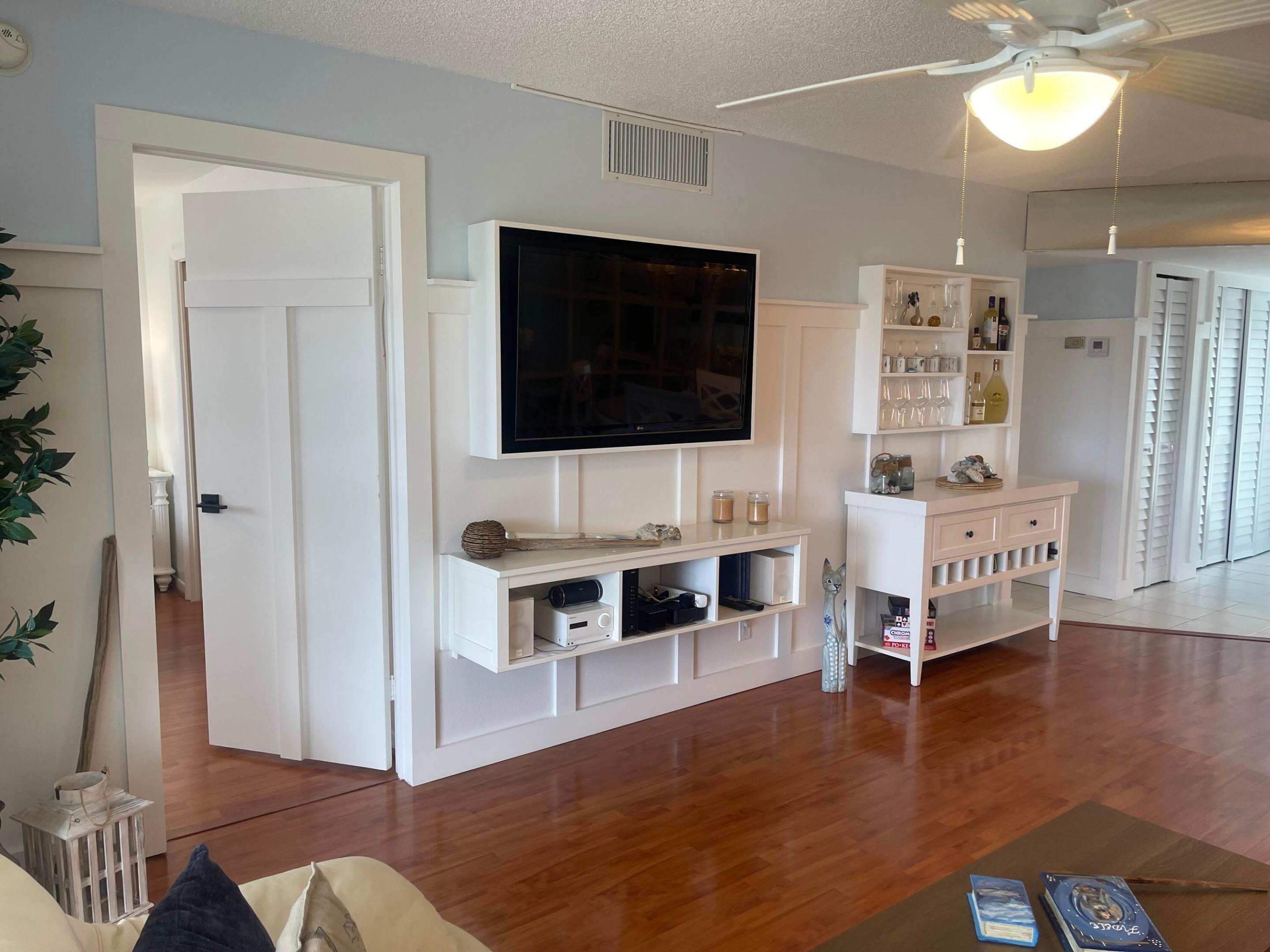 NATURA CONDO NO 1 - Residential