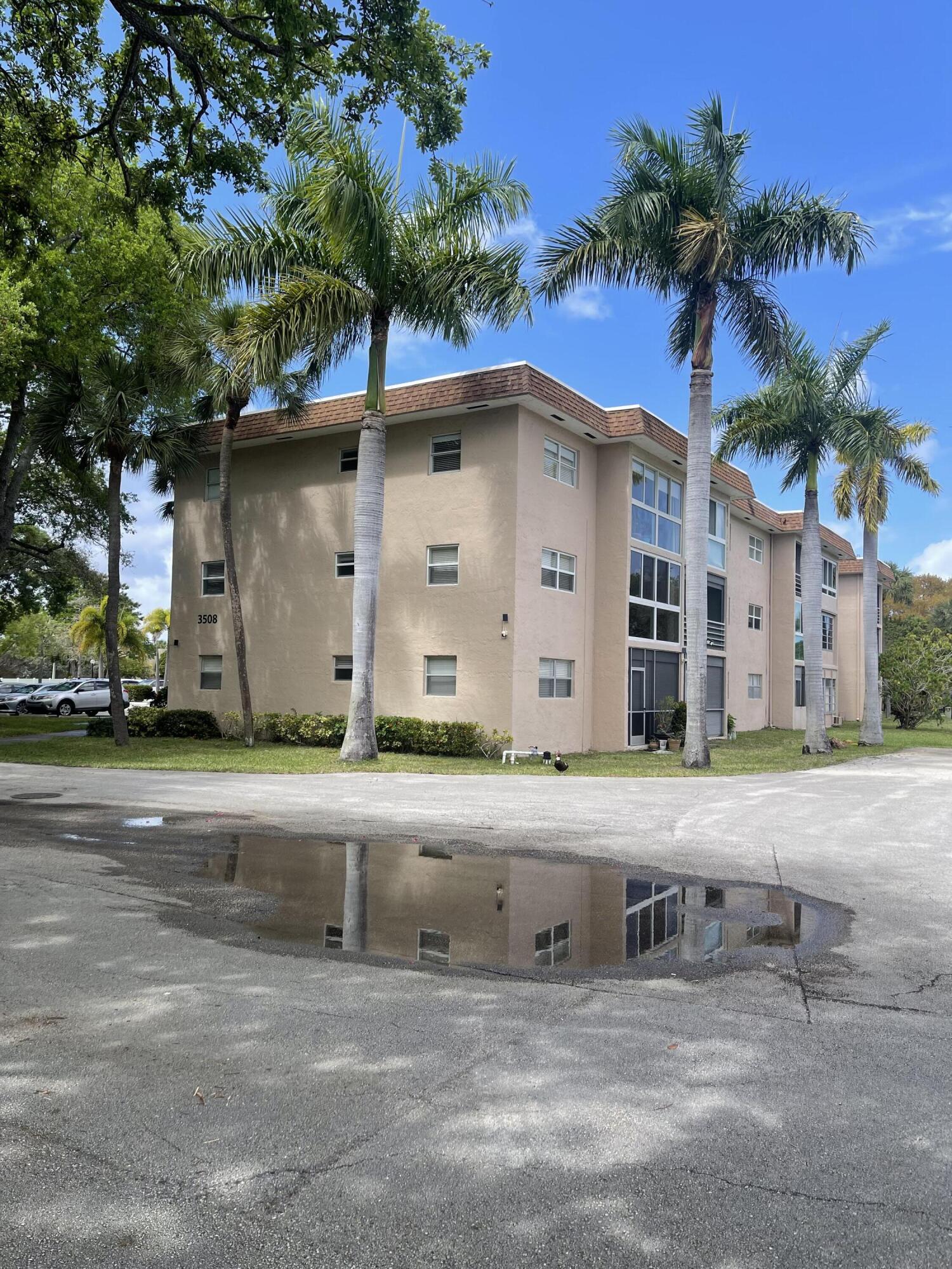 NATURA CONDO NO 1 - Residential