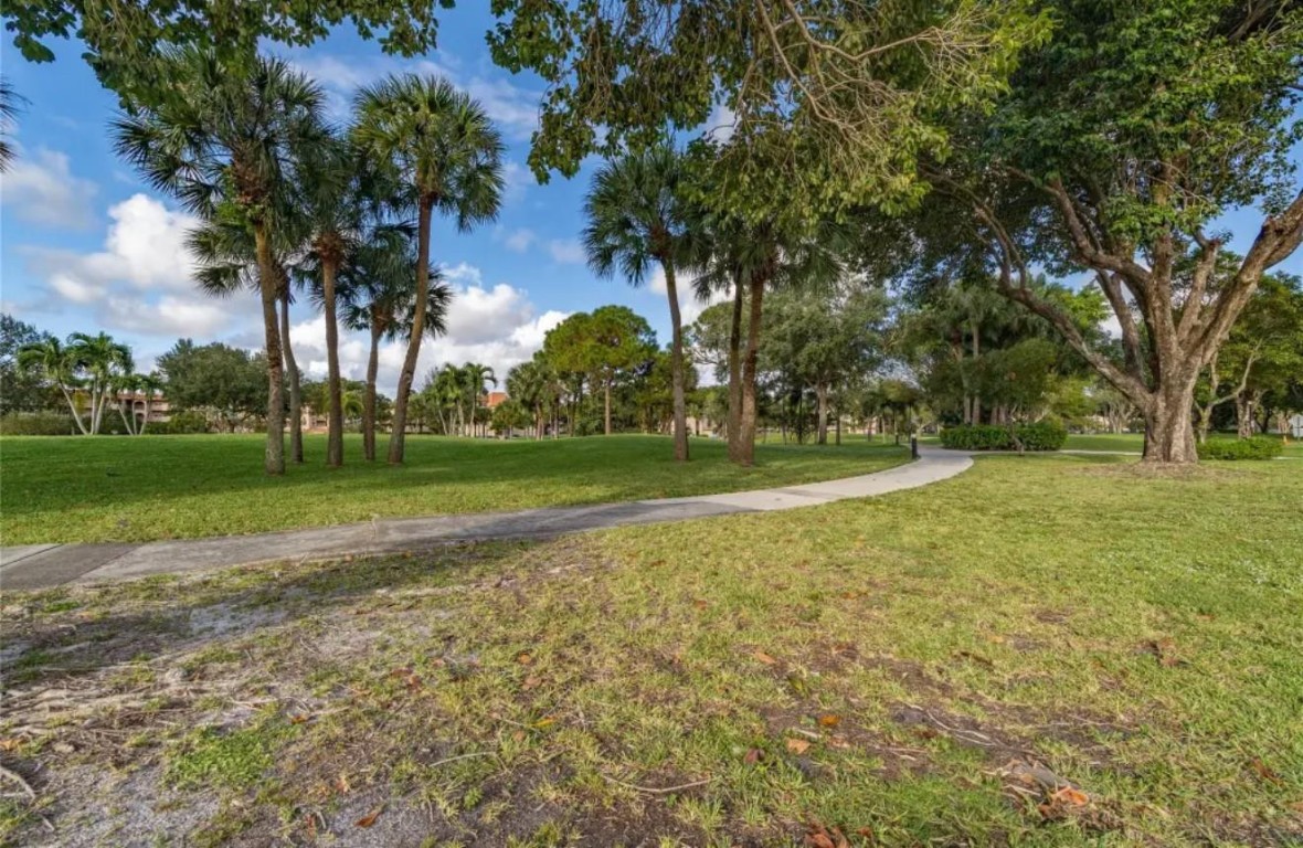 Falls of Inverrary - Residential