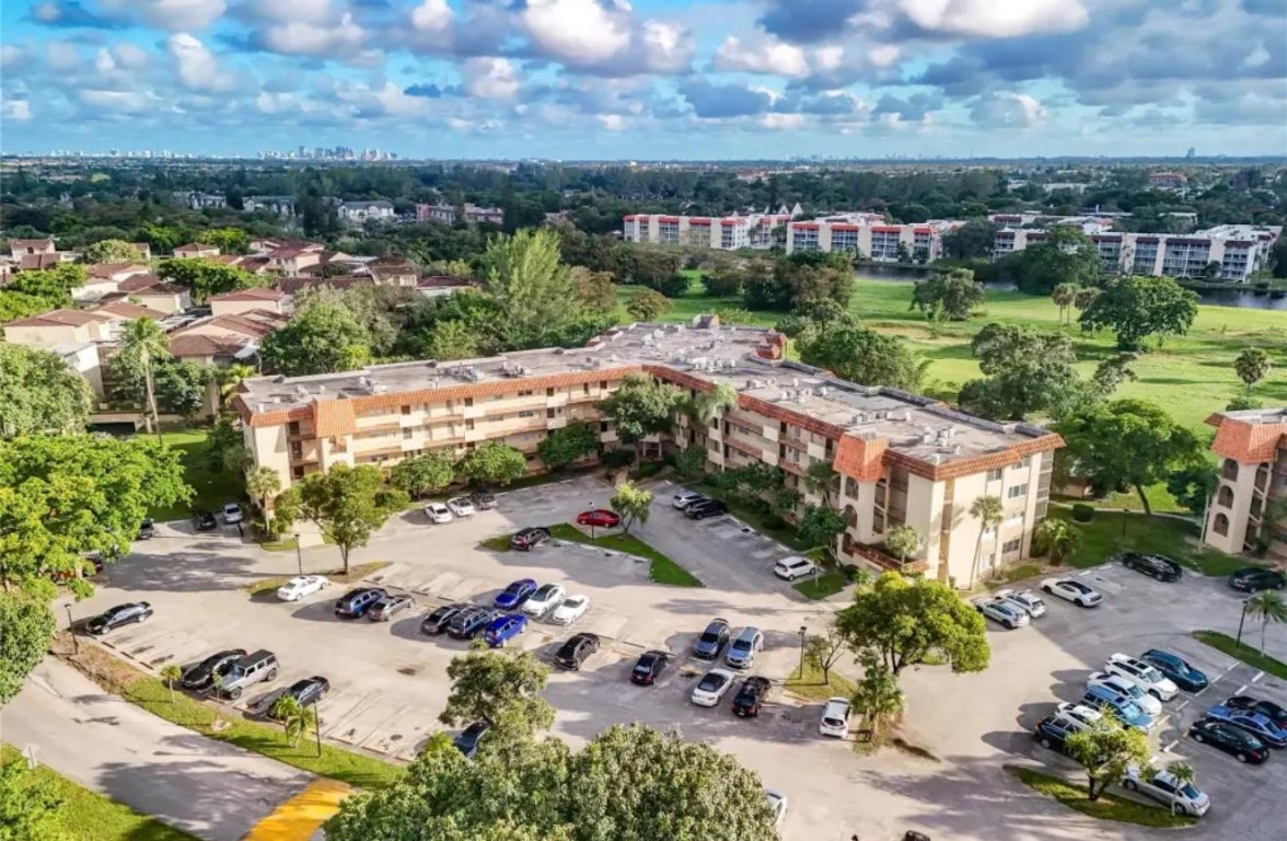 Falls of Inverrary - Residential