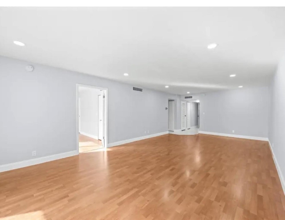 6100 S Falls Circle Drive 204