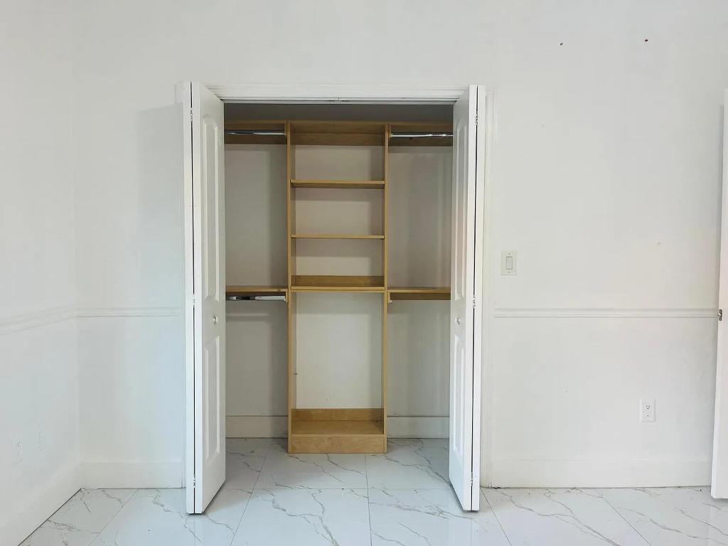 5TH ADDN TO ROYAL OAKS - Residential Lease