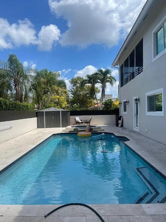 5TH ADDN TO ROYAL OAKS - Residential Lease