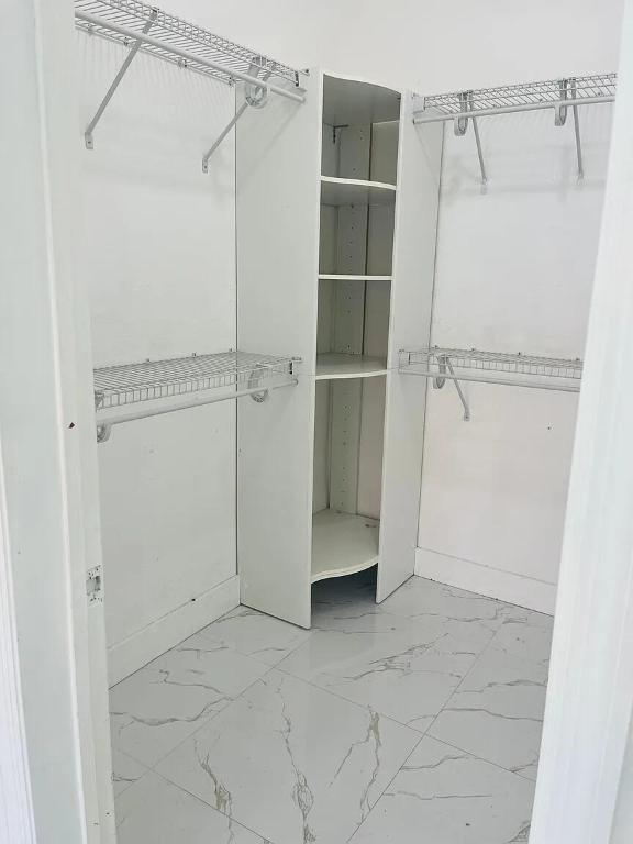 5TH ADDN TO ROYAL OAKS - Residential Lease