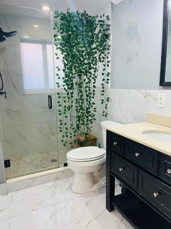 5TH ADDN TO ROYAL OAKS - Residential Lease