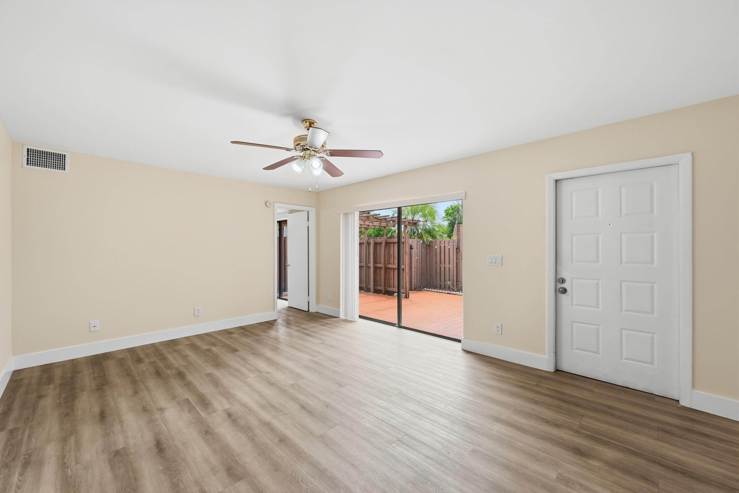 8337 N Coral Circle