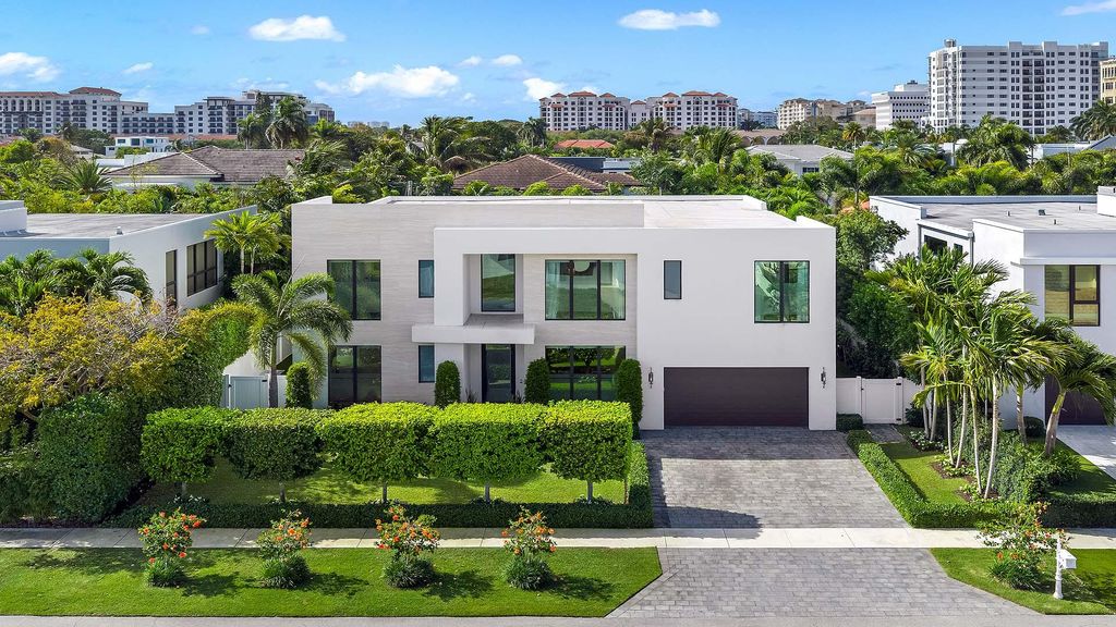 Photo of 254 NE 4th Street, Boca Raton, FL 33432 (MLS # B26013700)