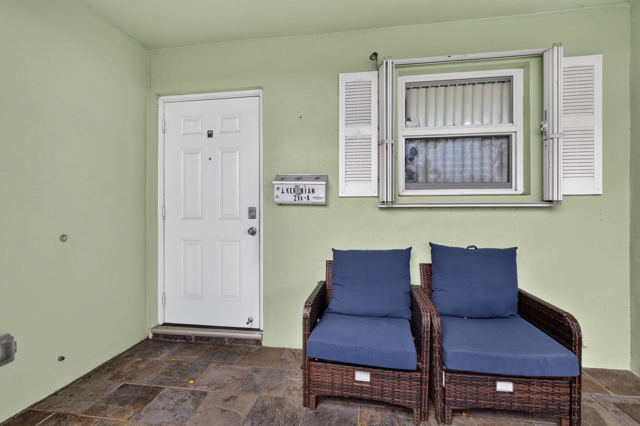 211 COUNTRY Lane A