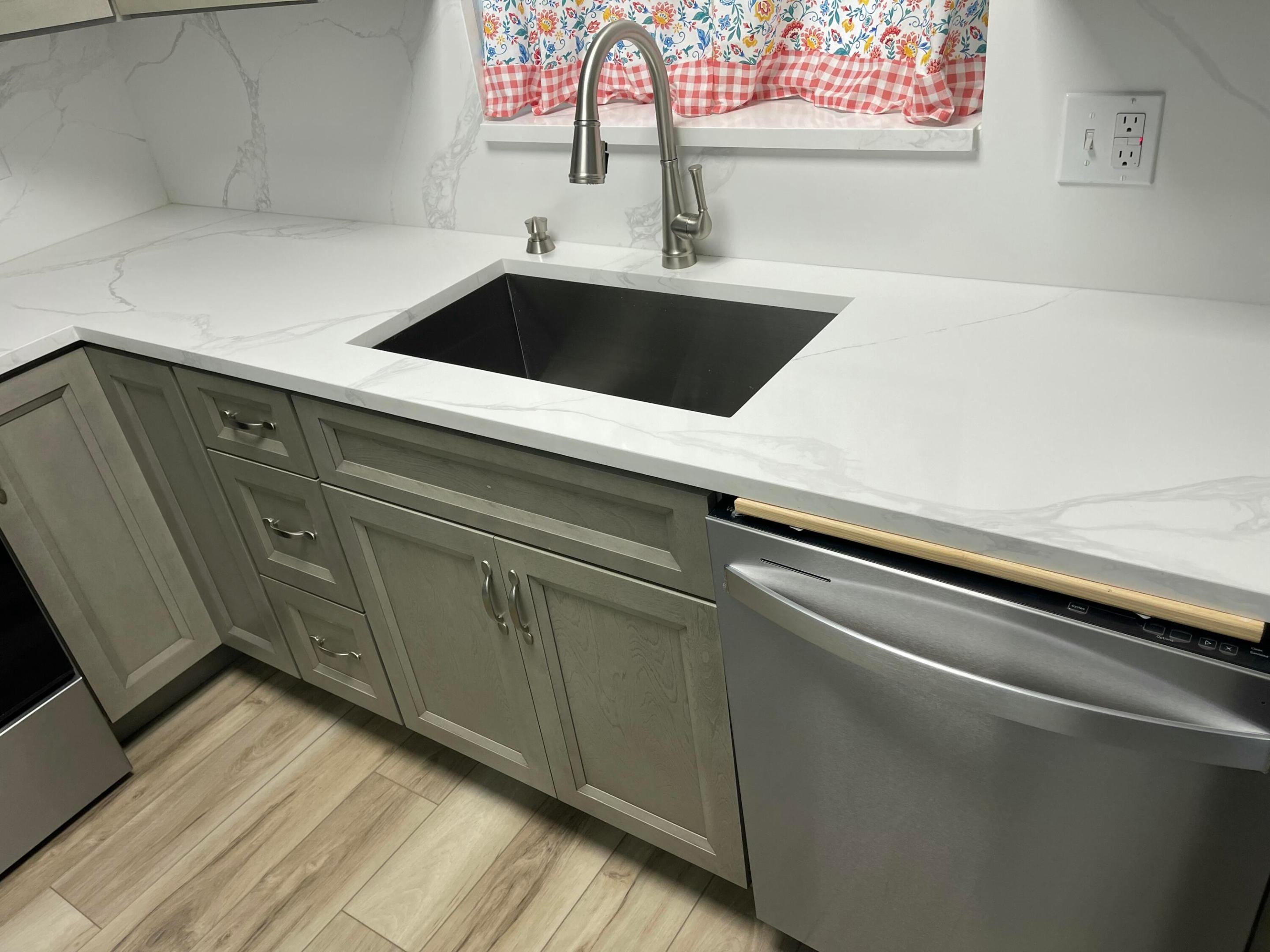 HIBISCUS HOUSE CONDO - Residential