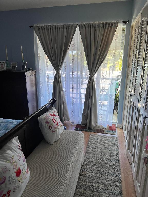 HOLIDAY SPRINGS VILLAGE 1 CONDO - Residential