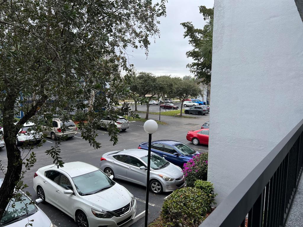 HOLIDAY SPRINGS VILLAGE 1 CONDO - Residential