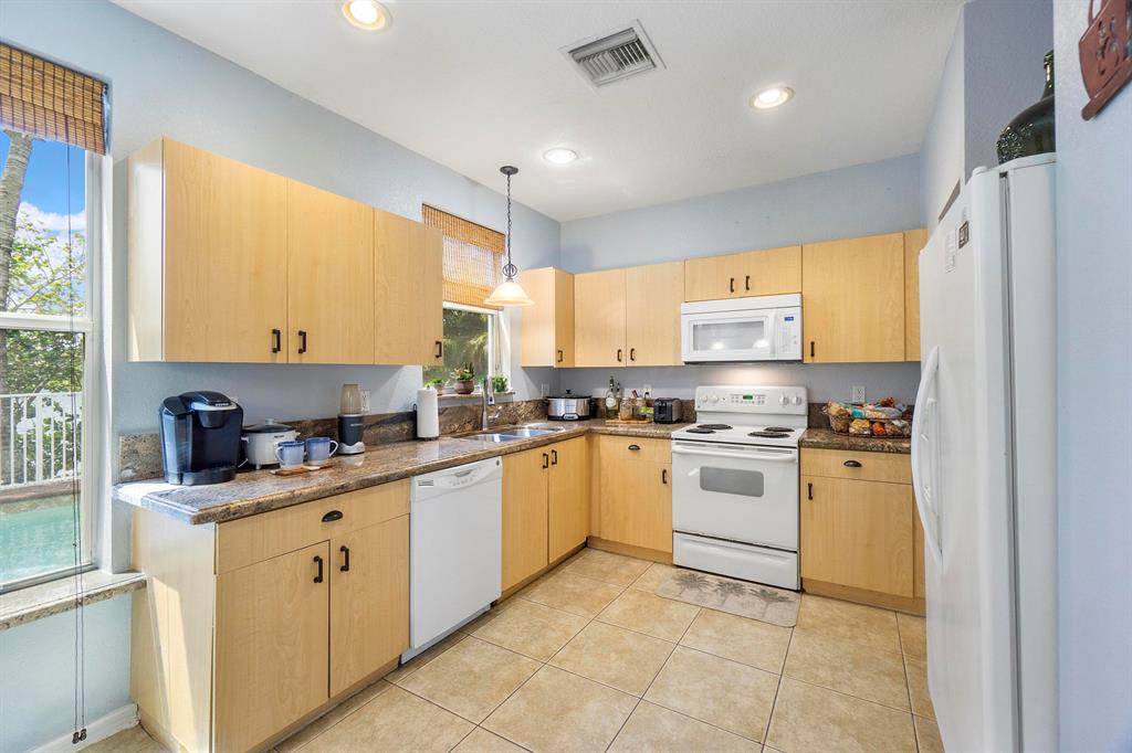 VICTORIA WOODS 3B - Residential