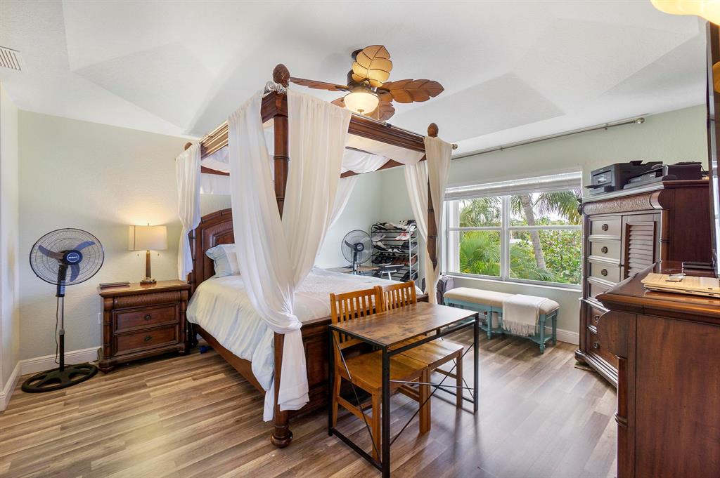 VICTORIA WOODS 3B - Residential