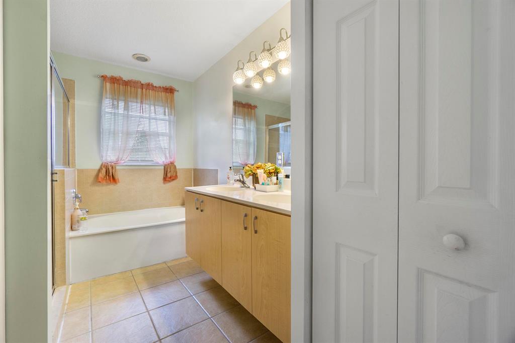 VICTORIA WOODS 3B - Residential