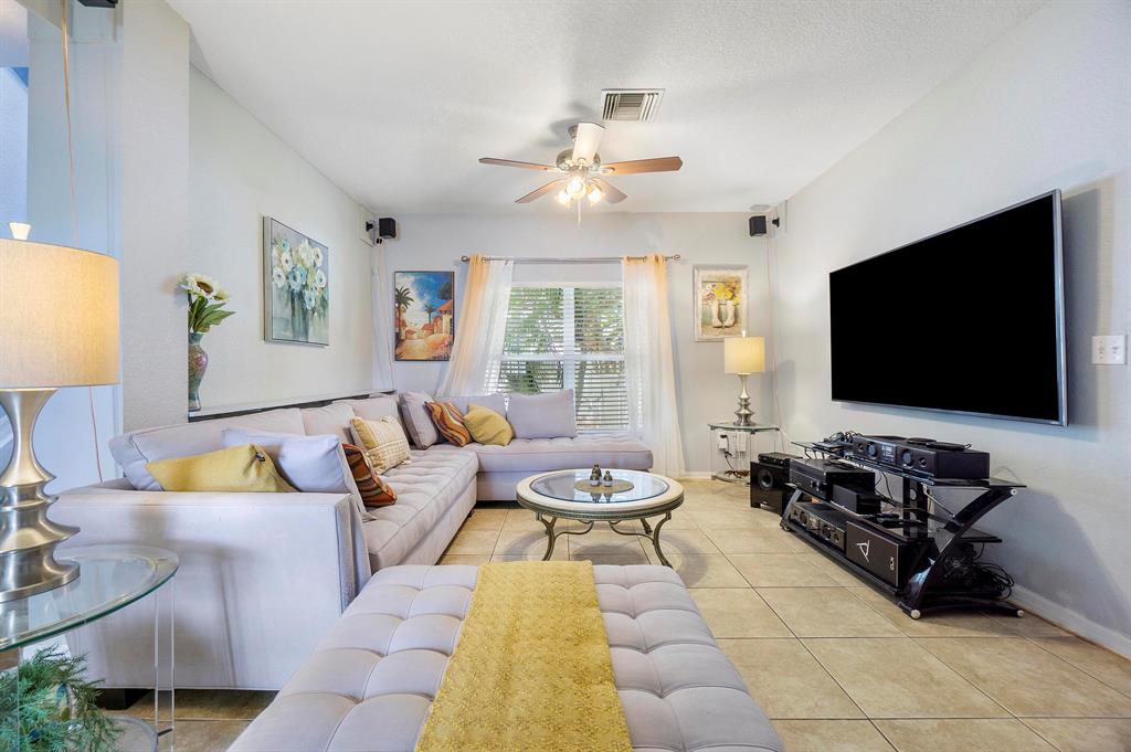 VICTORIA WOODS 3B - Residential