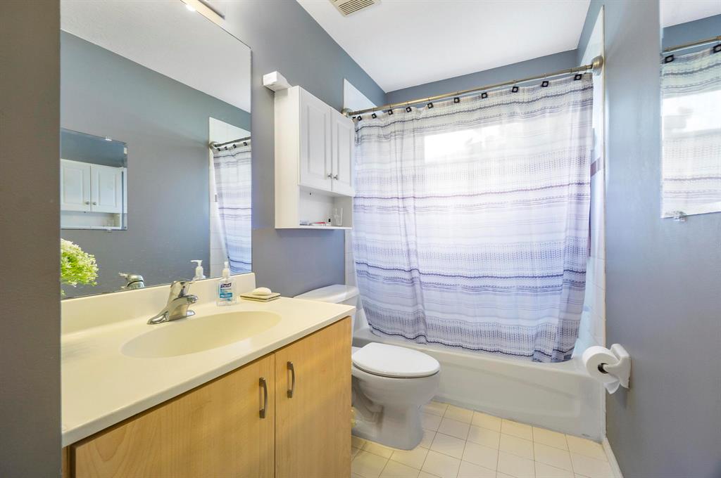 VICTORIA WOODS 3B - Residential