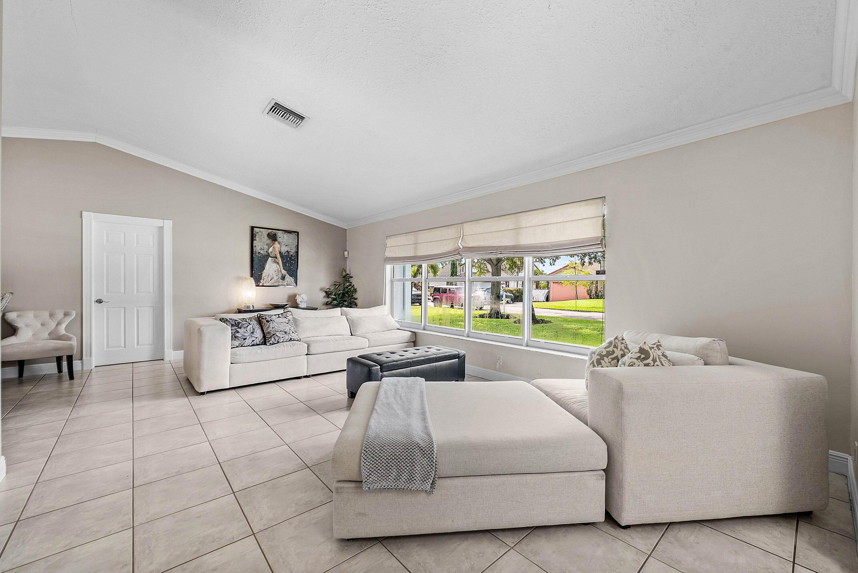 10975 NW 19TH Street, Coral Springs, FL, 33071/$799,900 3 10975 NW 19TH Street