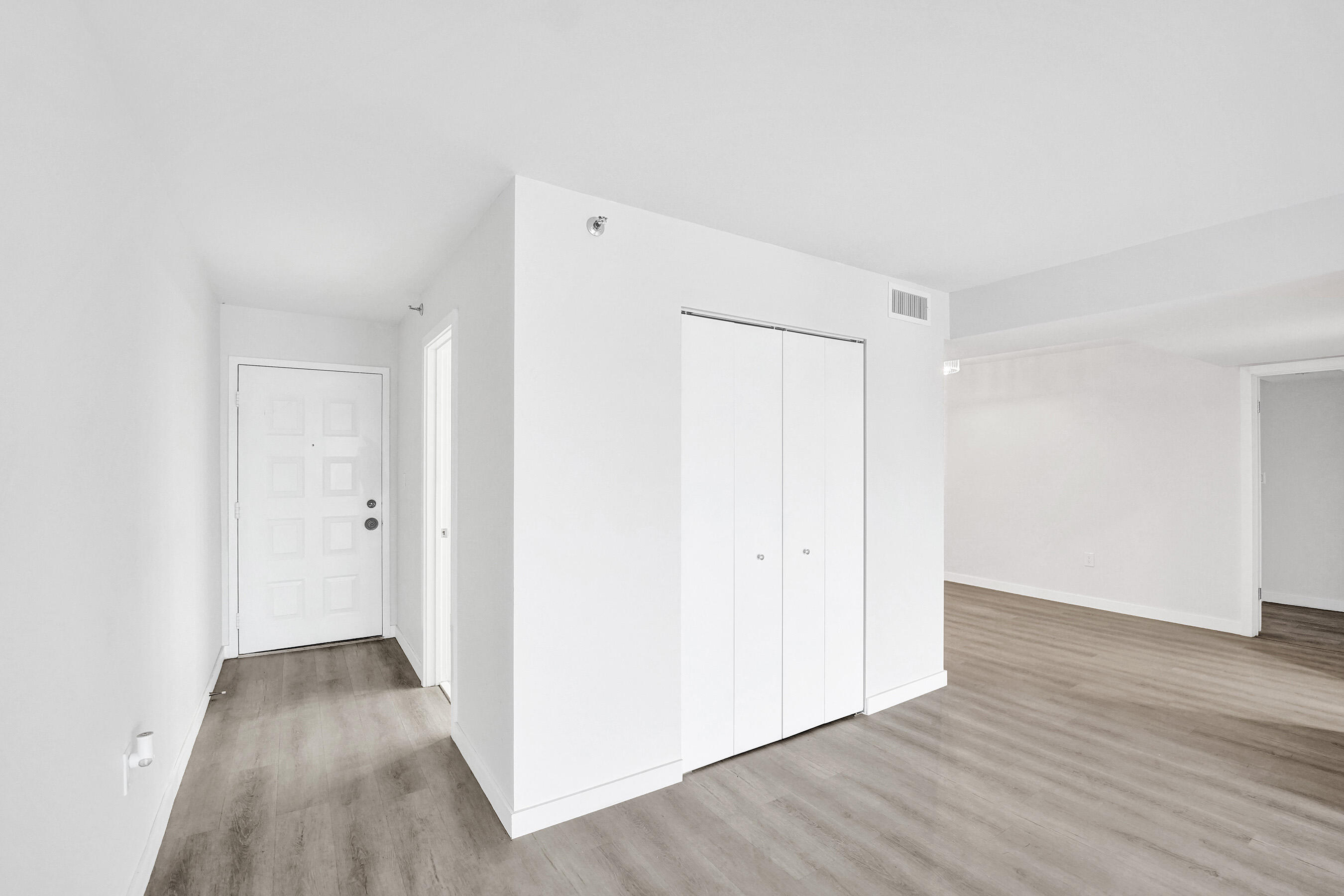 SUMMIT CONDO - Residential
