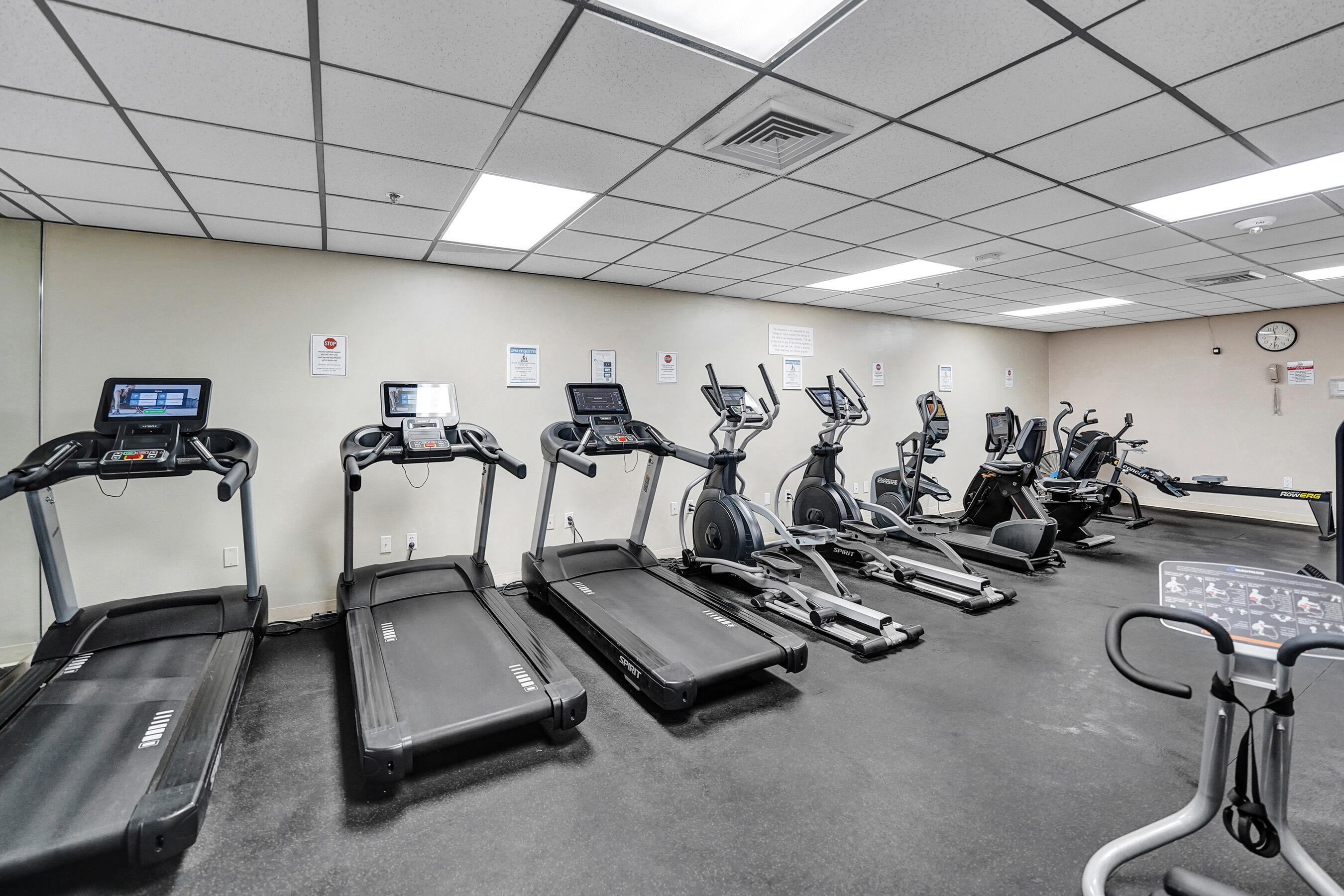 SUMMIT CONDO - Residential