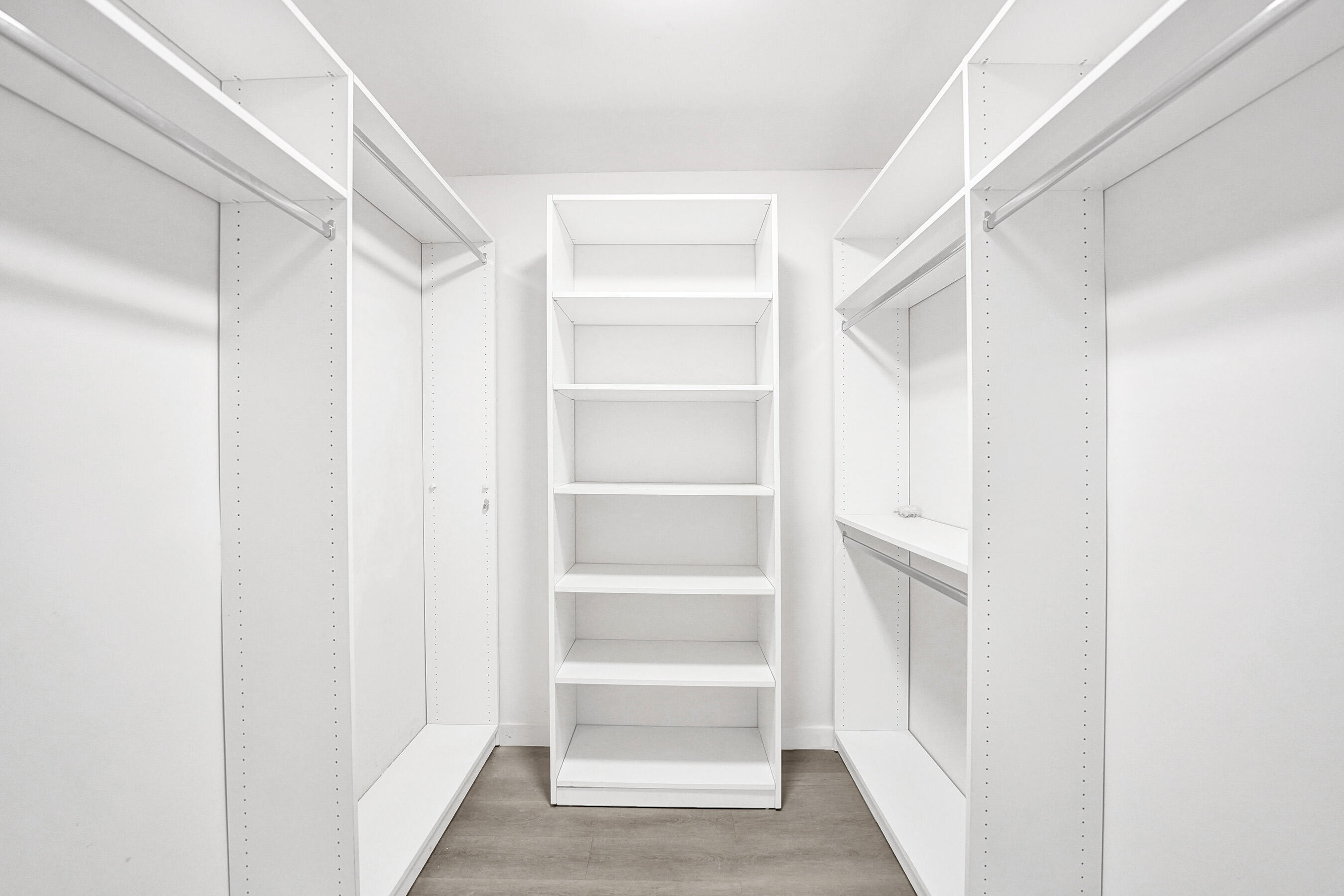 SUMMIT CONDO - Residential