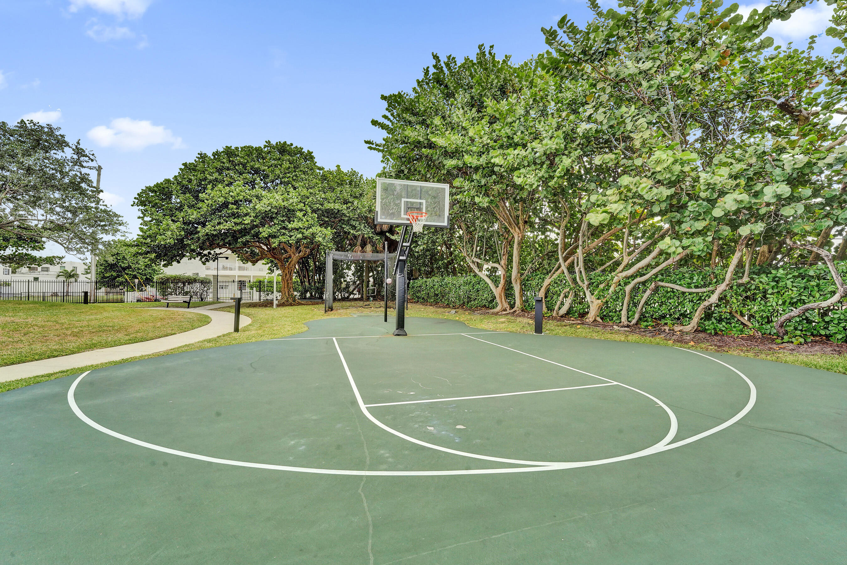 SUMMIT CONDO - Residential