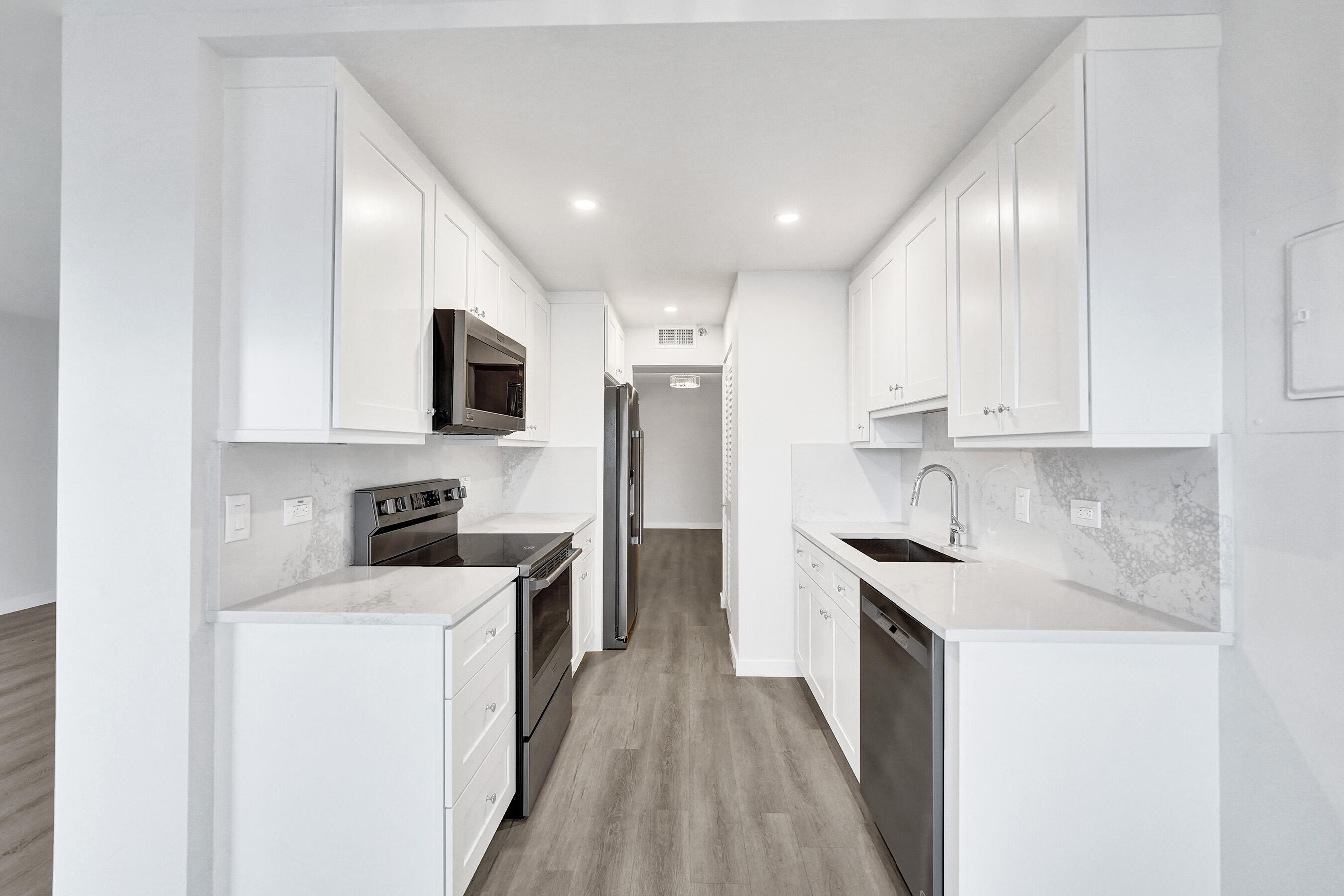 SUMMIT CONDO - Residential