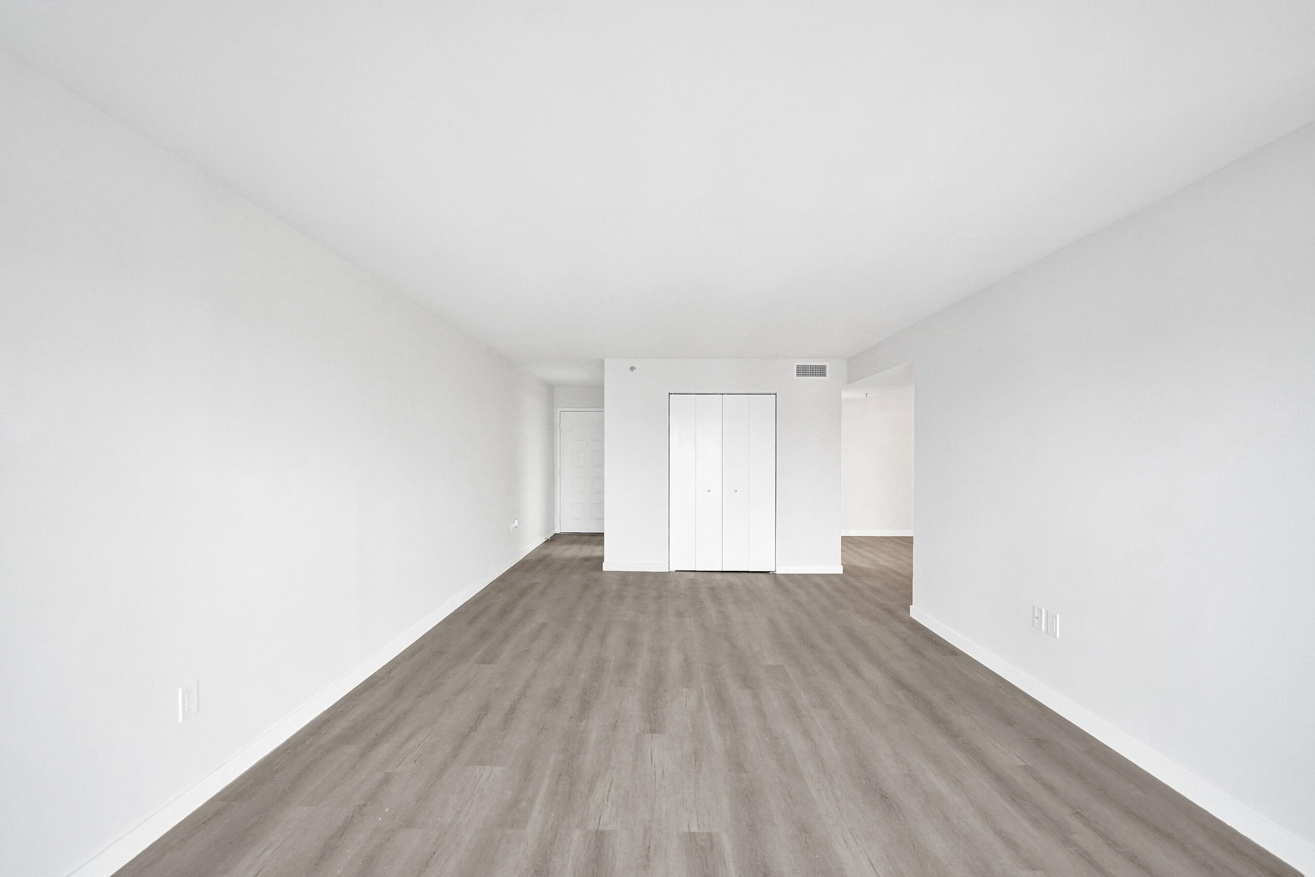 SUMMIT CONDO - Residential