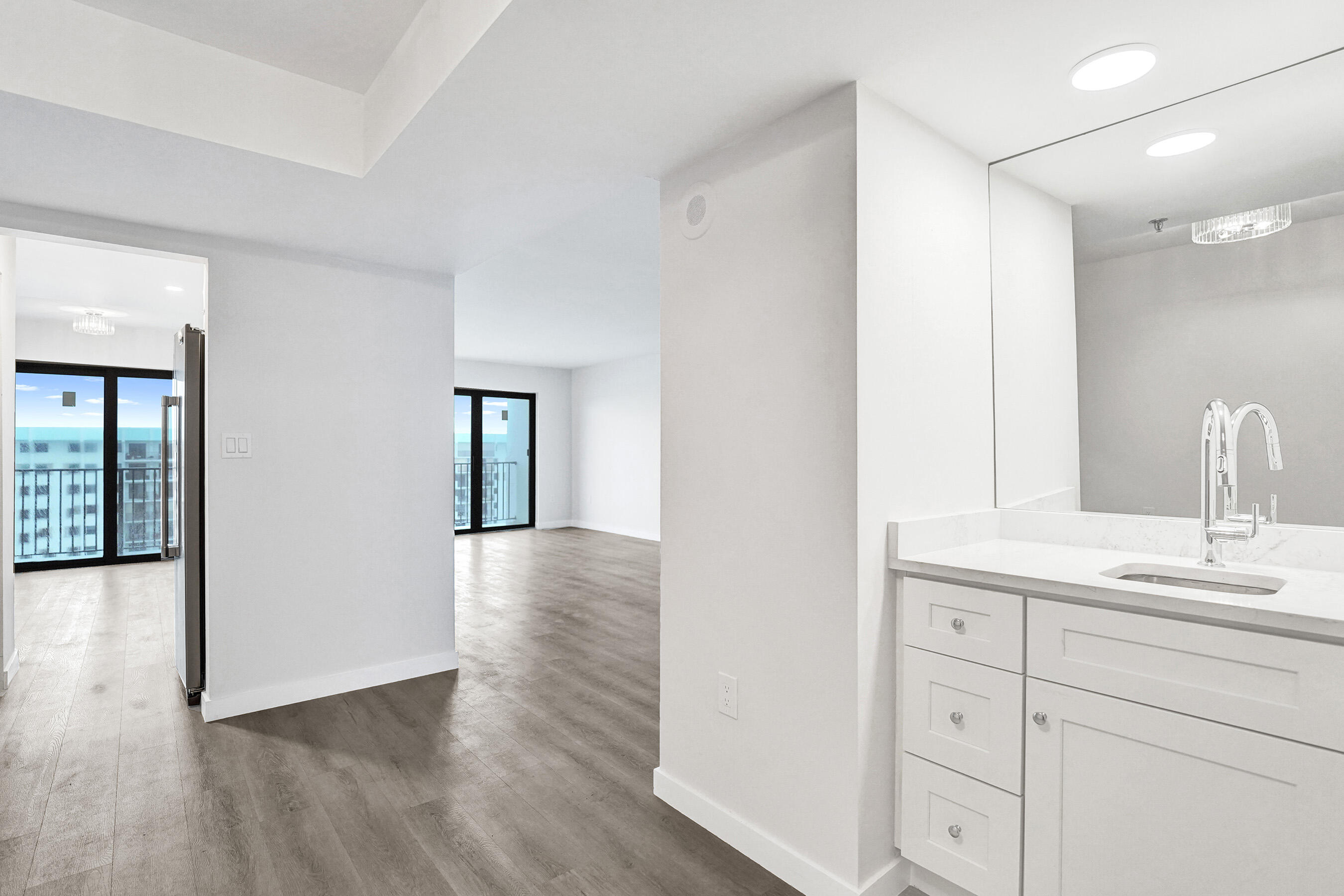SUMMIT CONDO - Residential