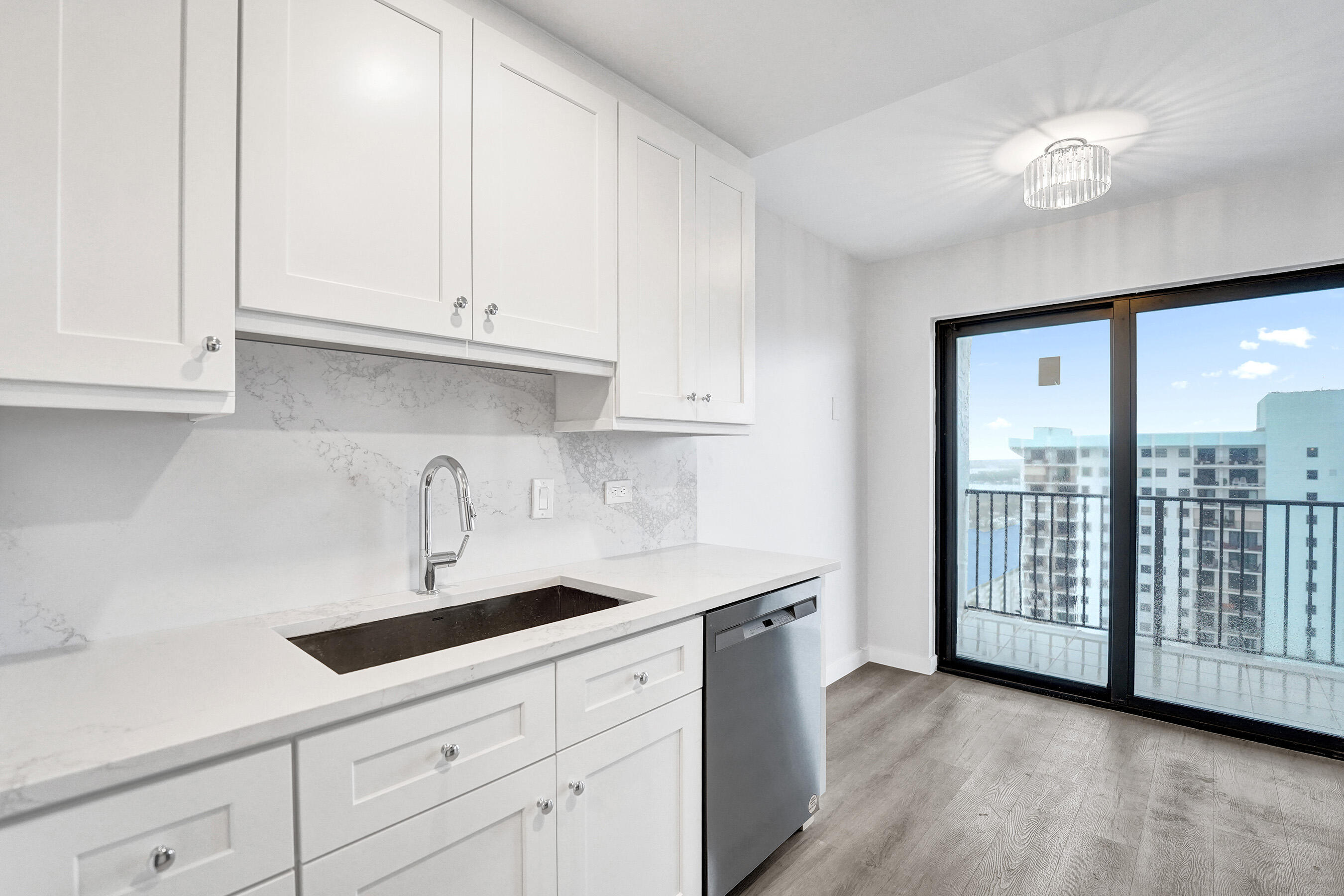 SUMMIT CONDO - Residential
