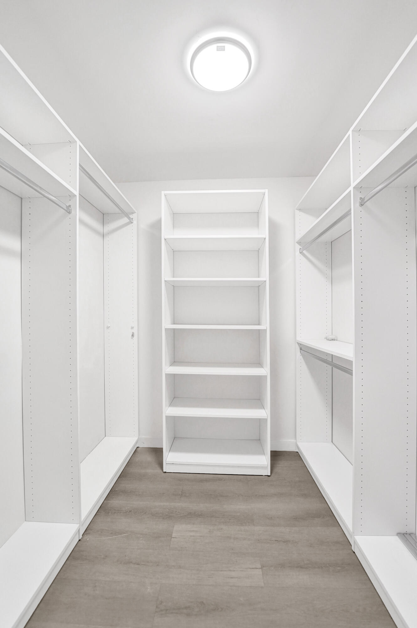 SUMMIT CONDO - Residential