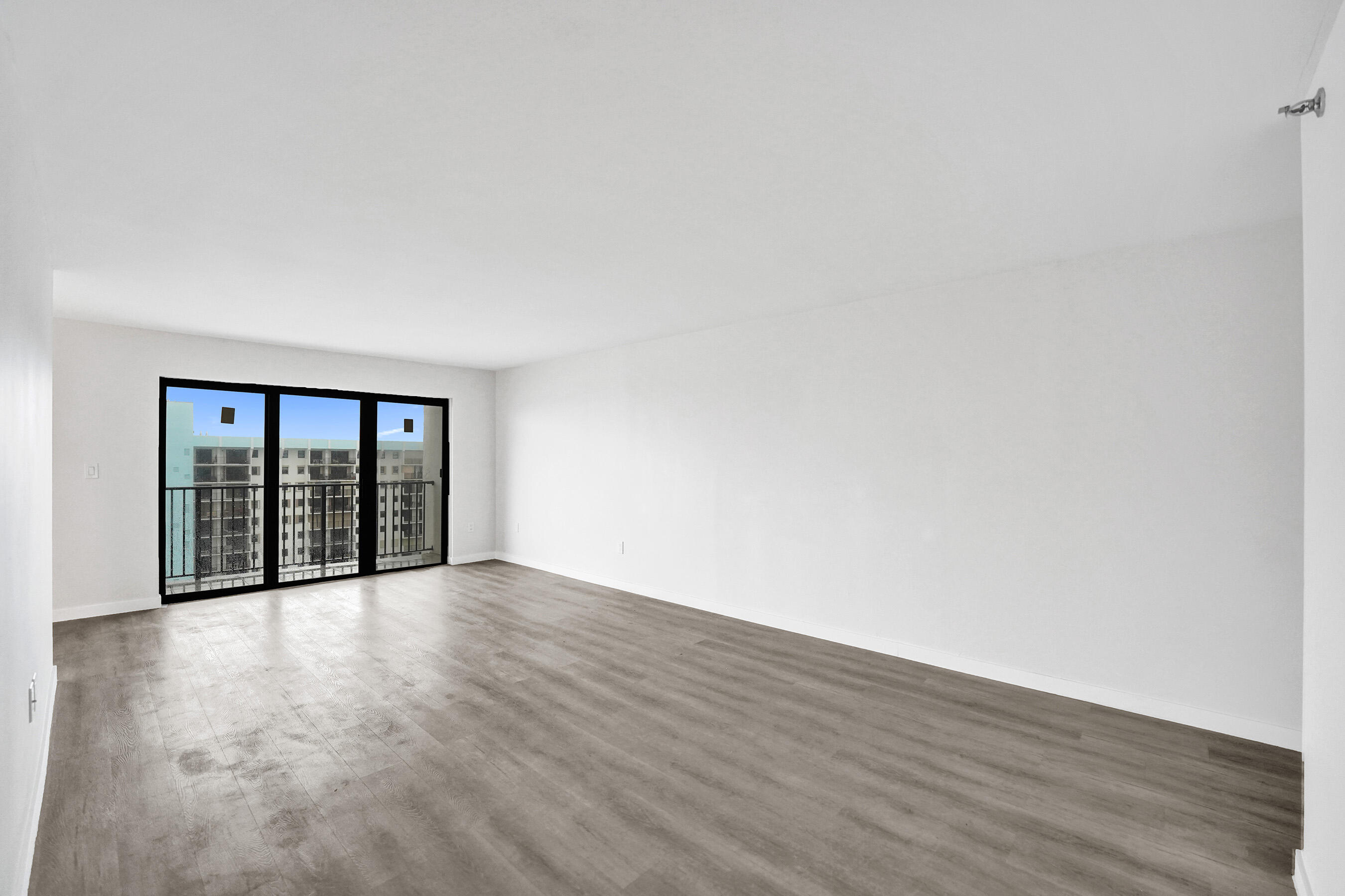 SUMMIT CONDO - Residential