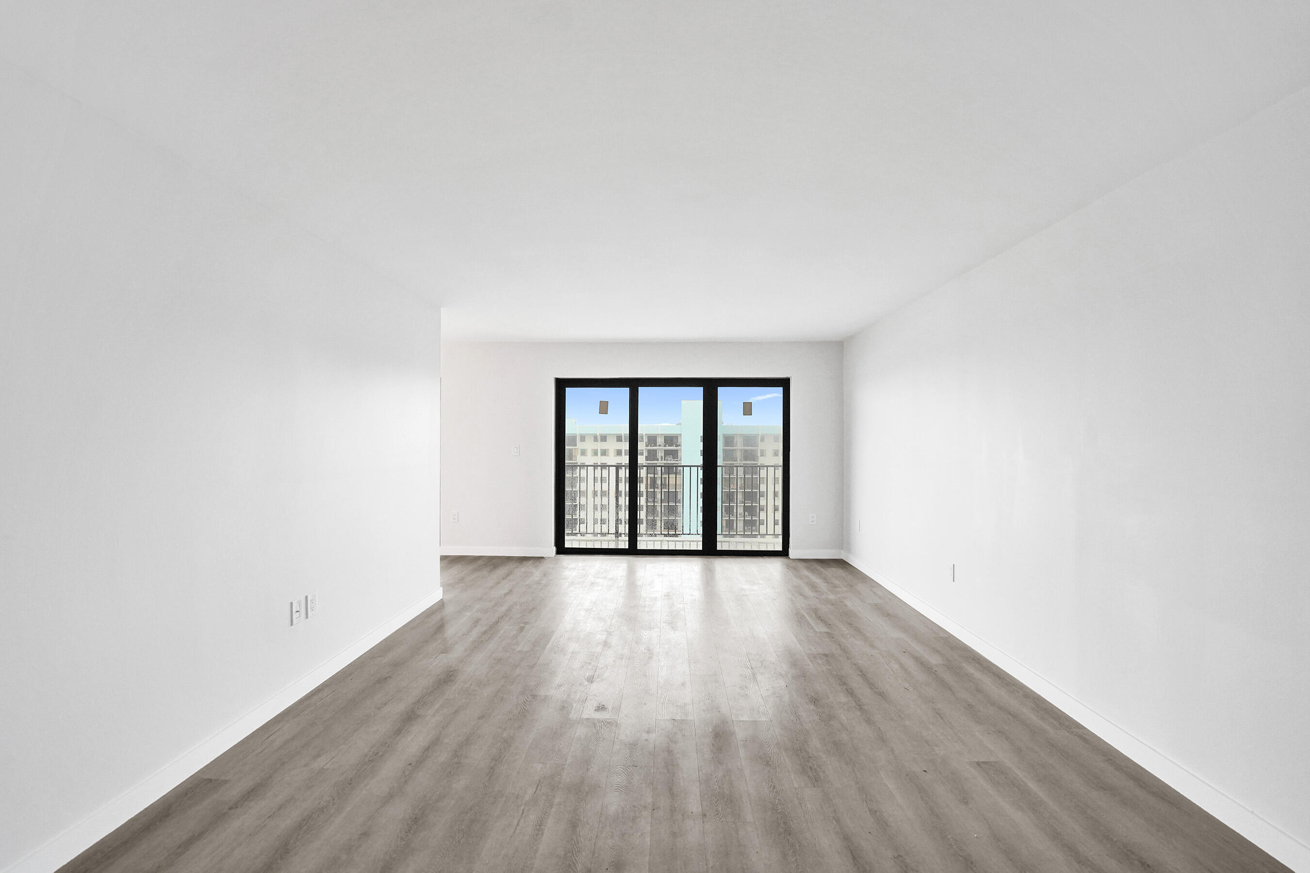 SUMMIT CONDO - Residential
