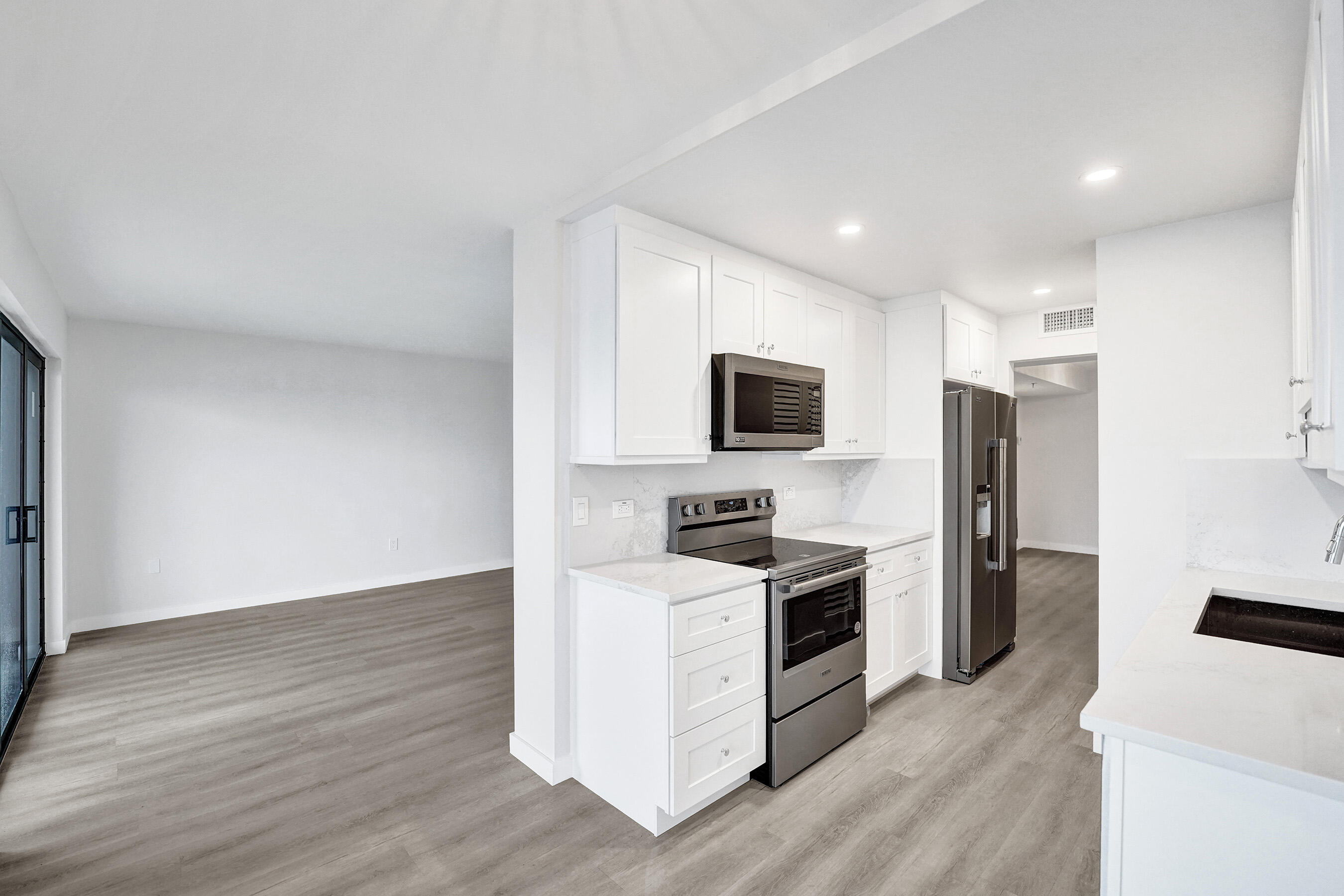 SUMMIT CONDO - Residential