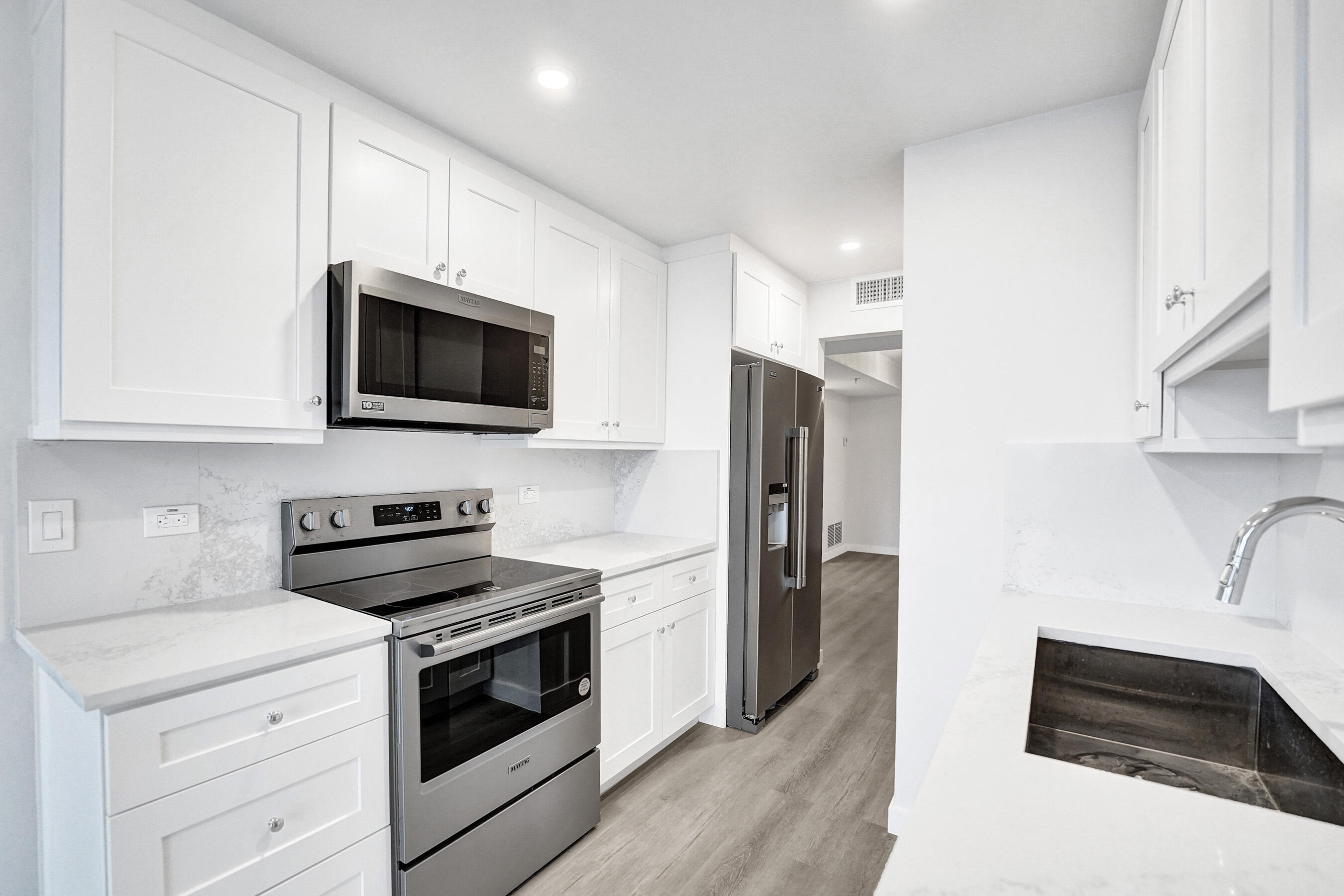 SUMMIT CONDO - Residential