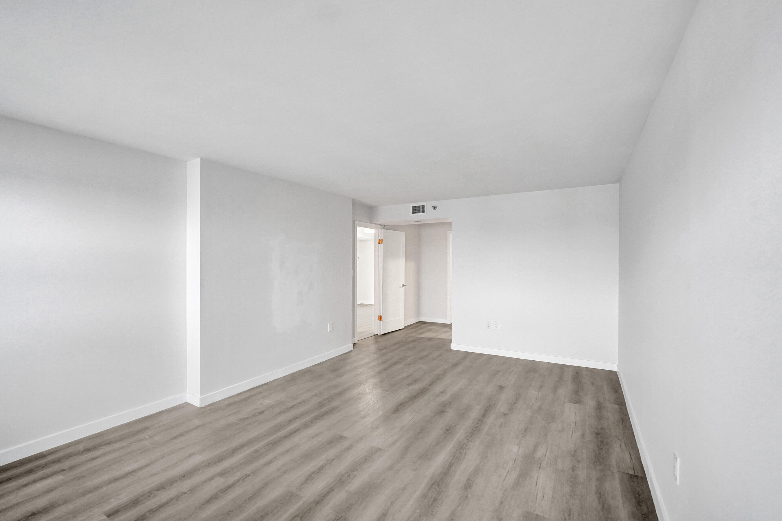 SUMMIT CONDO - Residential