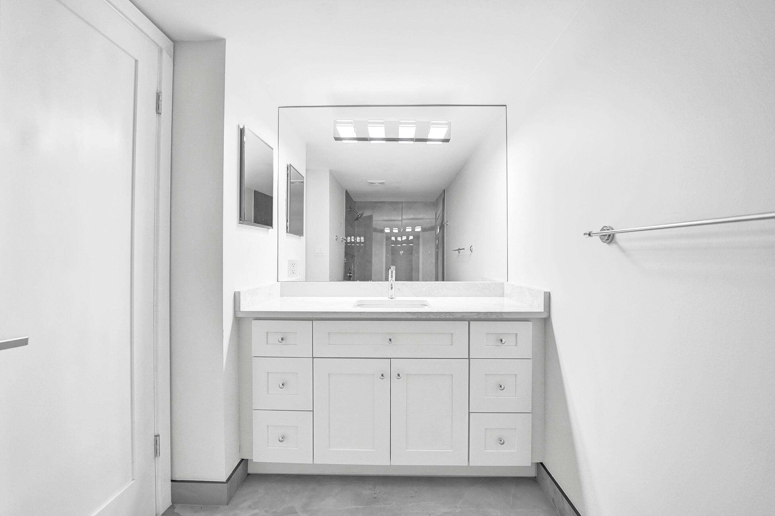 SUMMIT CONDO - Residential