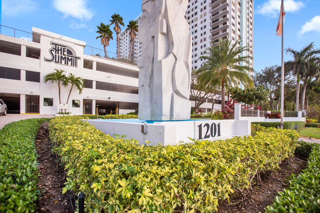 Photo of 1201 S Ocean Drive #2509s, Hollywood, FL 33019 (MLS # B26025599)