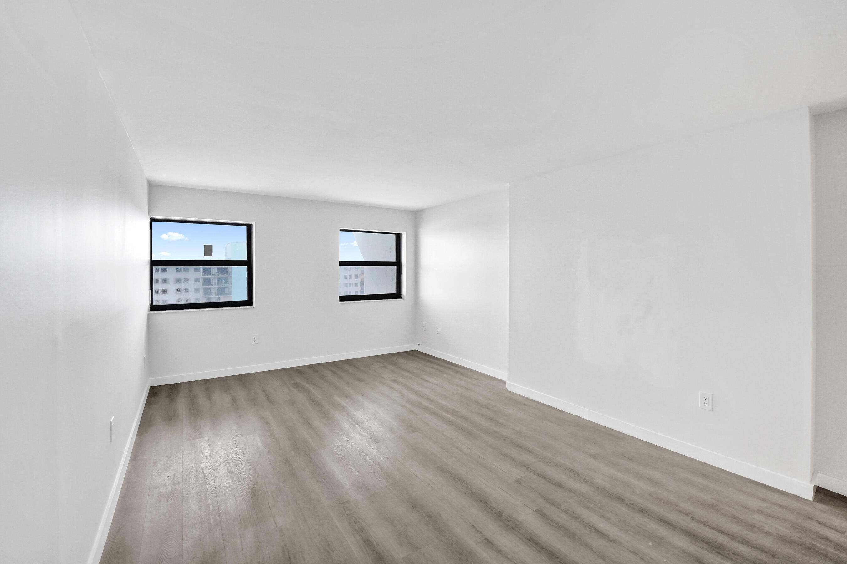 SUMMIT CONDO - Residential