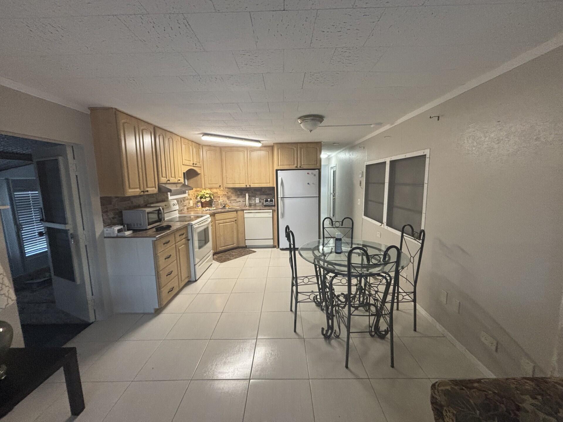 BREEZE HILL RESORT MOBILE - Residential