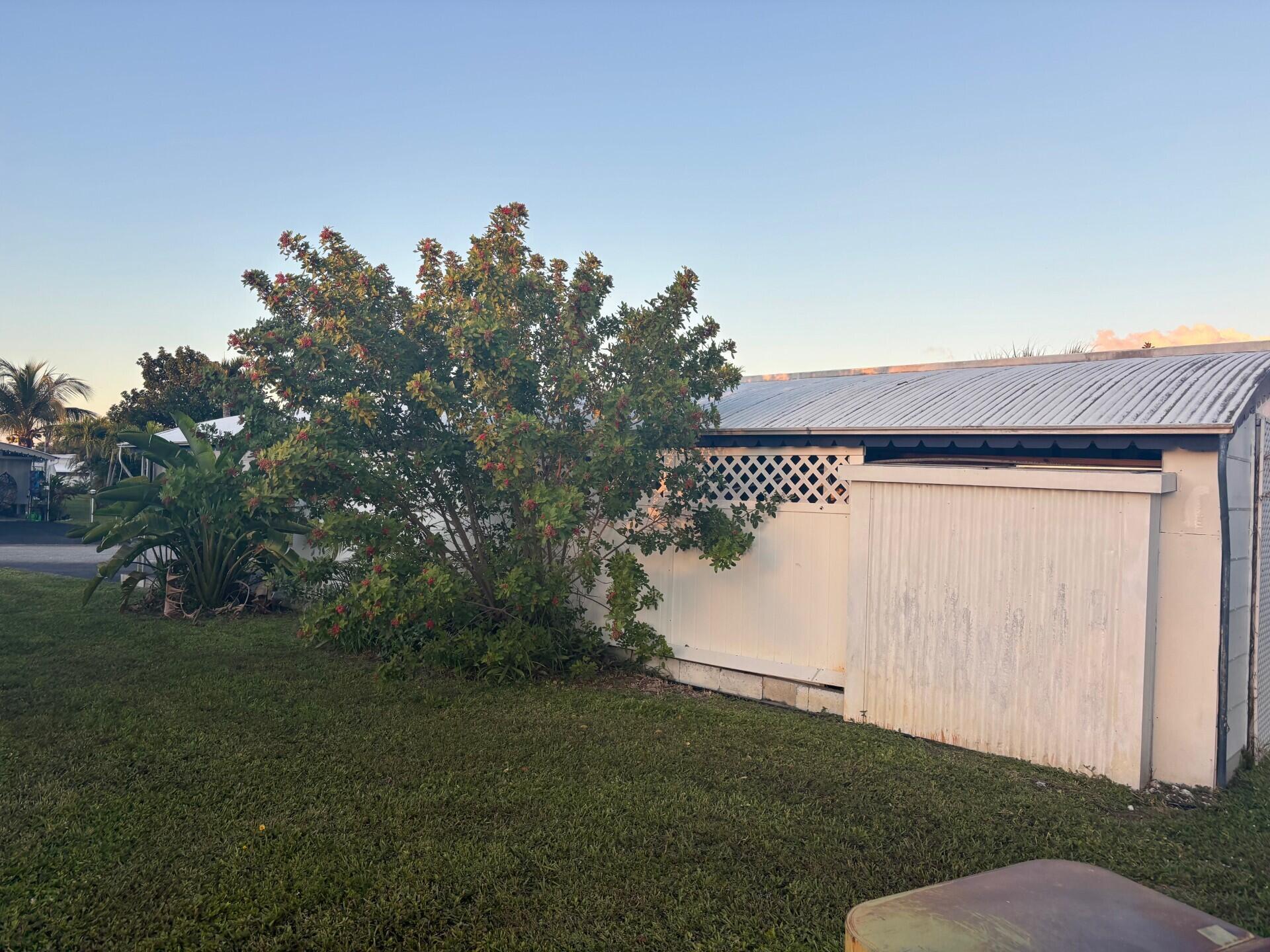 BREEZE HILL RESORT MOBILE - Residential