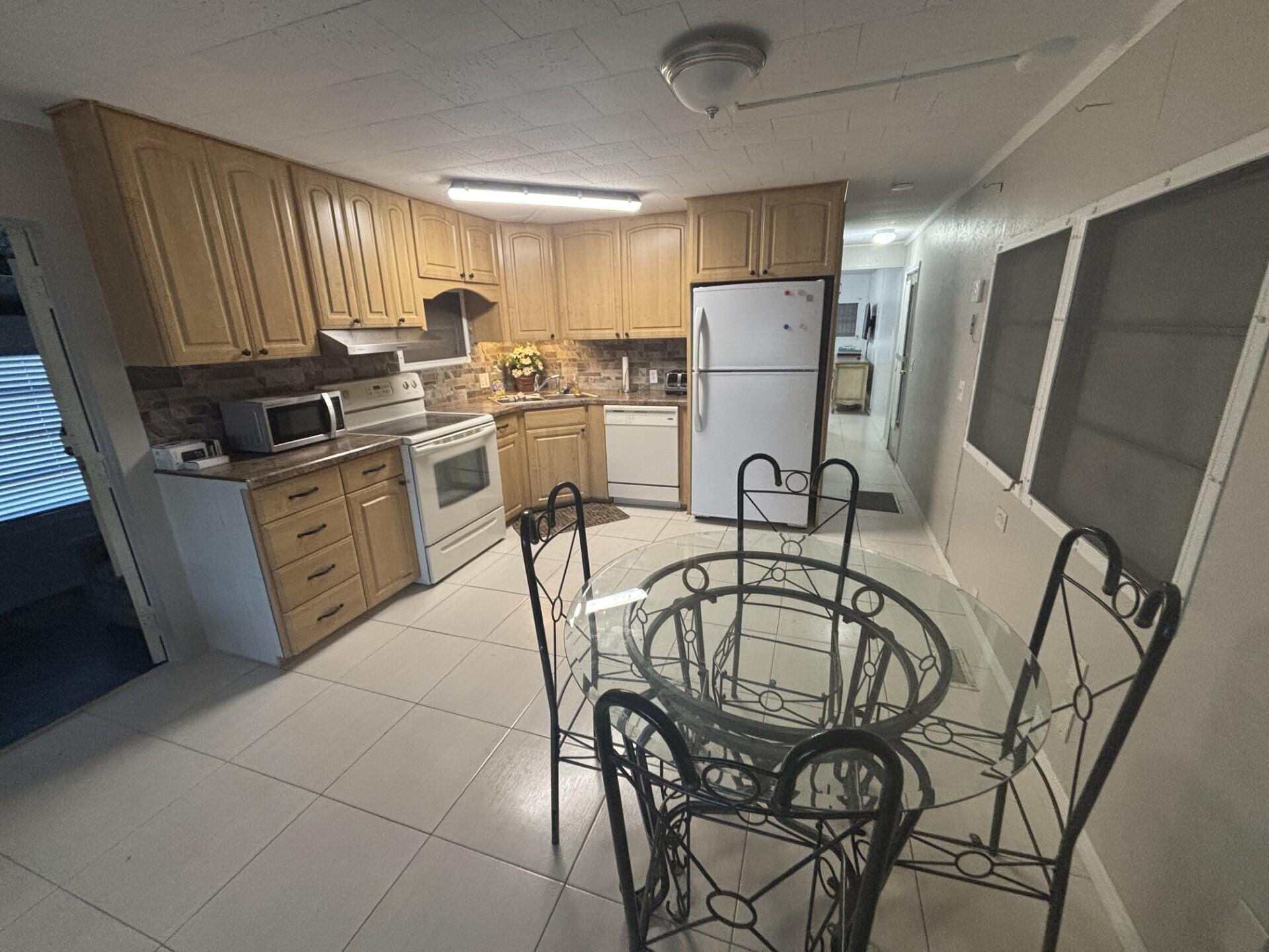 BREEZE HILL RESORT MOBILE - Residential