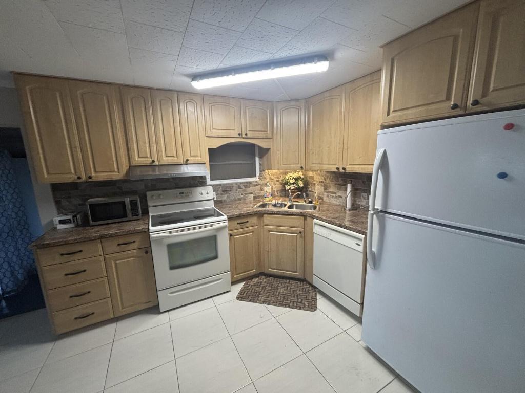 BREEZE HILL RESORT MOBILE HOME PARK - Residential