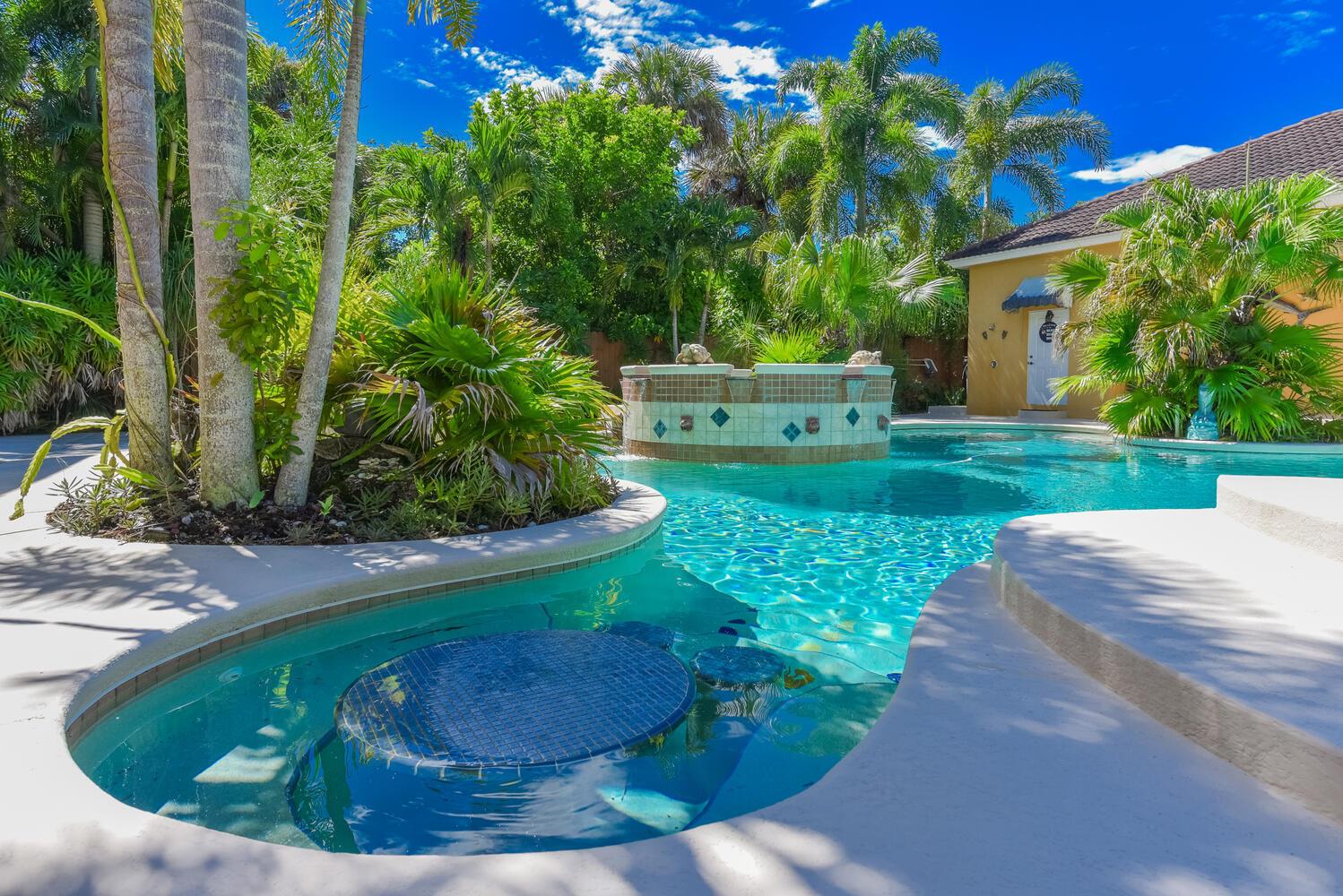 METES AND BOUNDS , see Dr - Residential