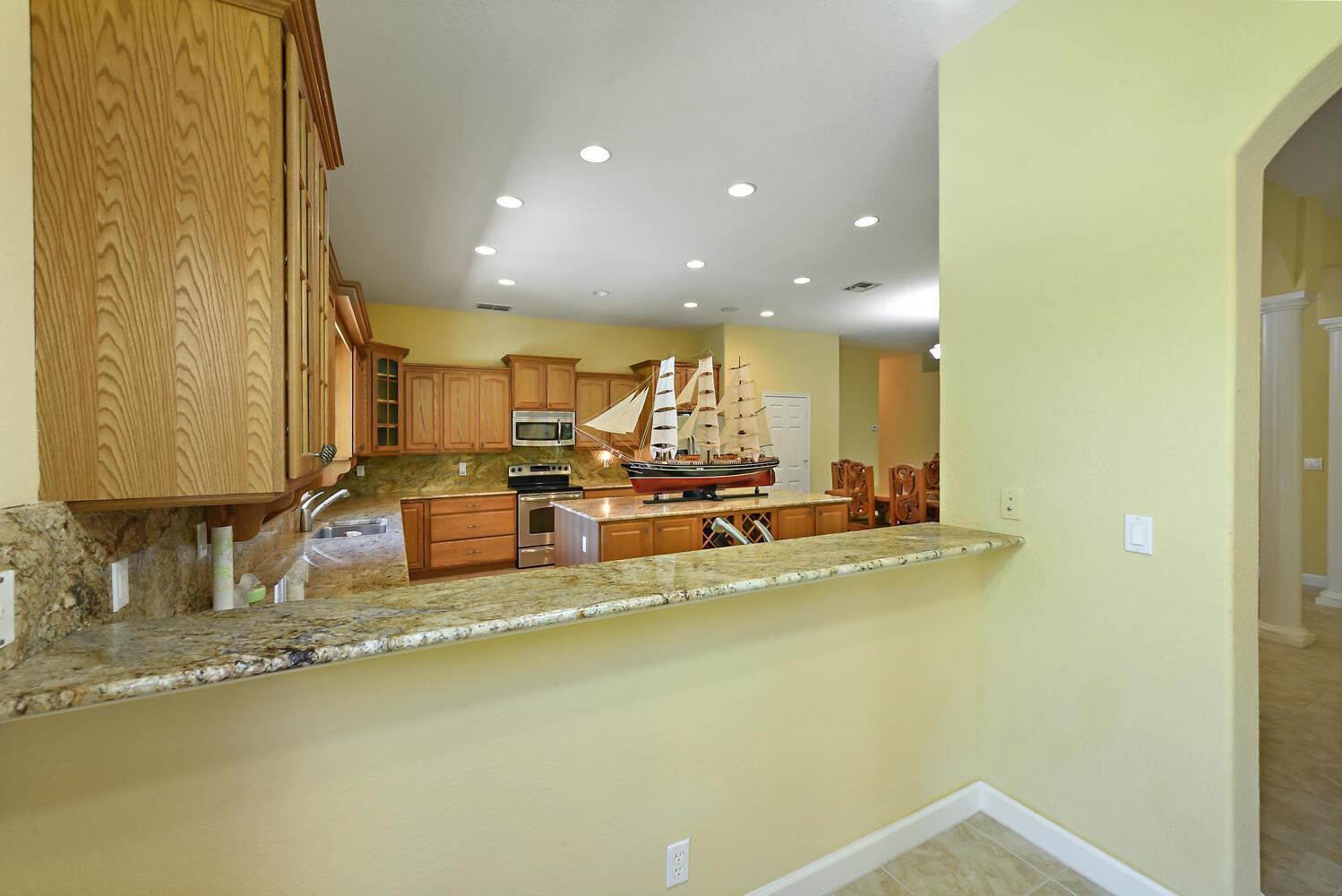 METES AND BOUNDS , see Dr - Residential