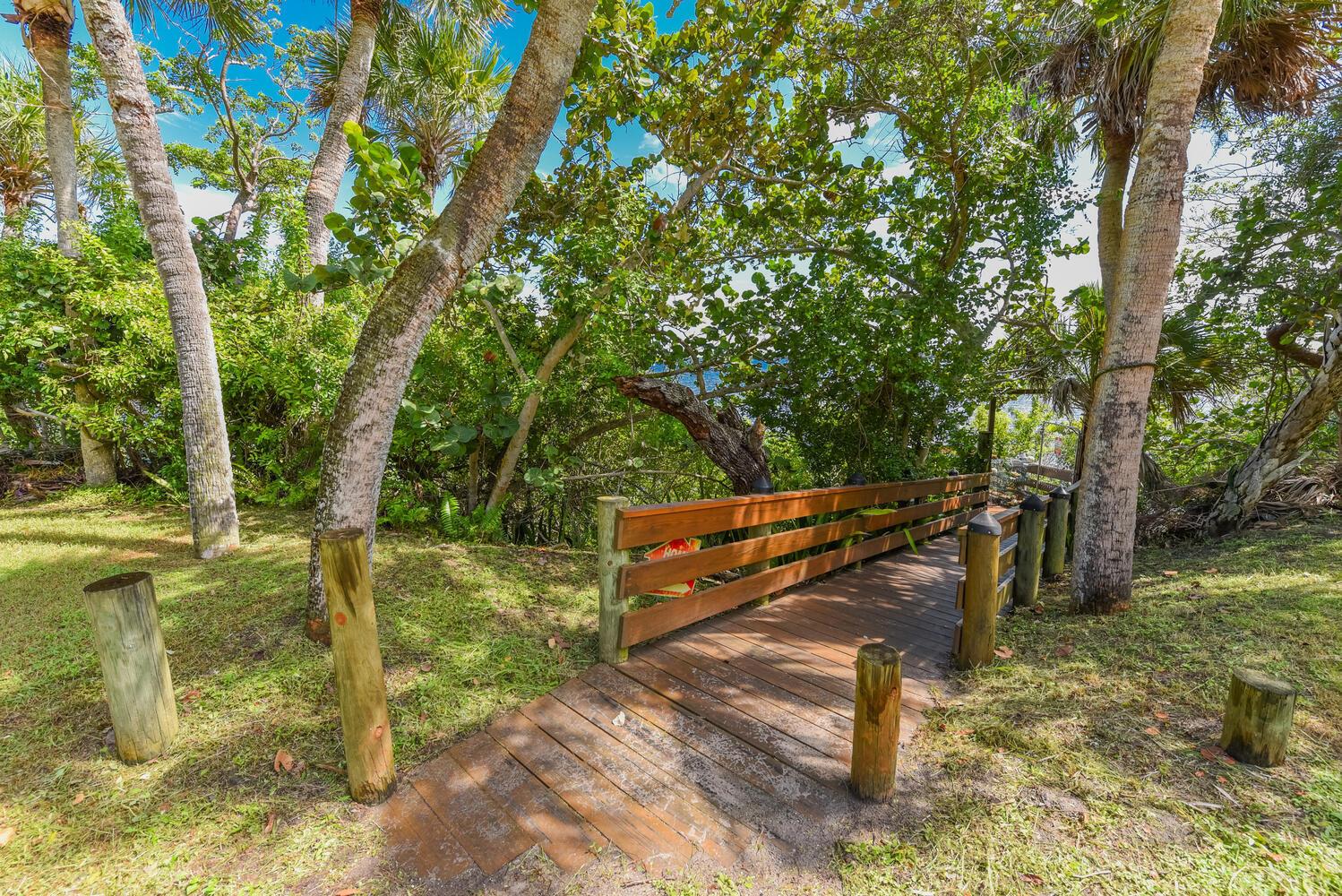 METES AND BOUNDS , see Dr - Residential