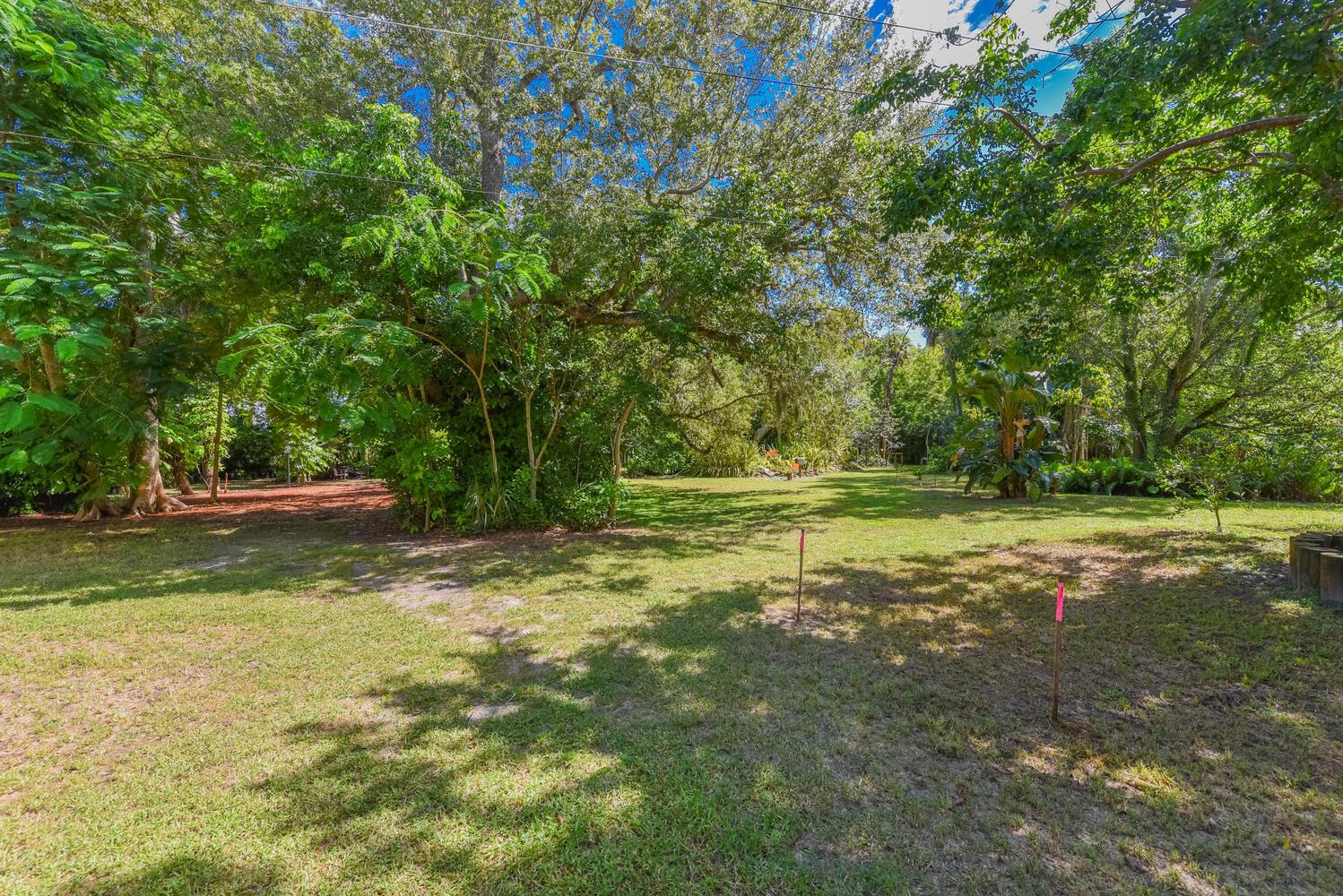 METES AND BOUNDS , see Dr - Residential