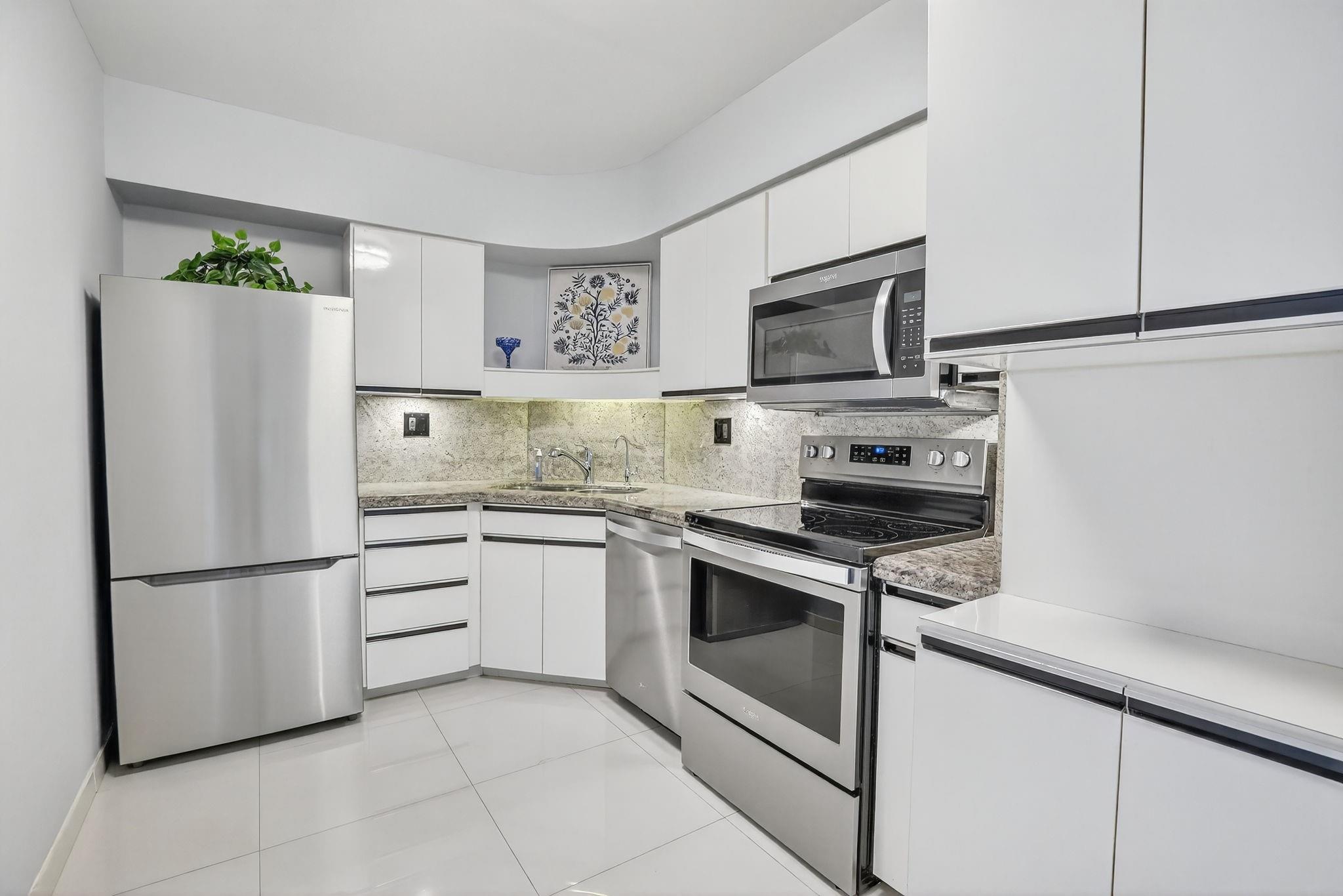 CORAL RIDGE TOWERS SOUTH - Residential
