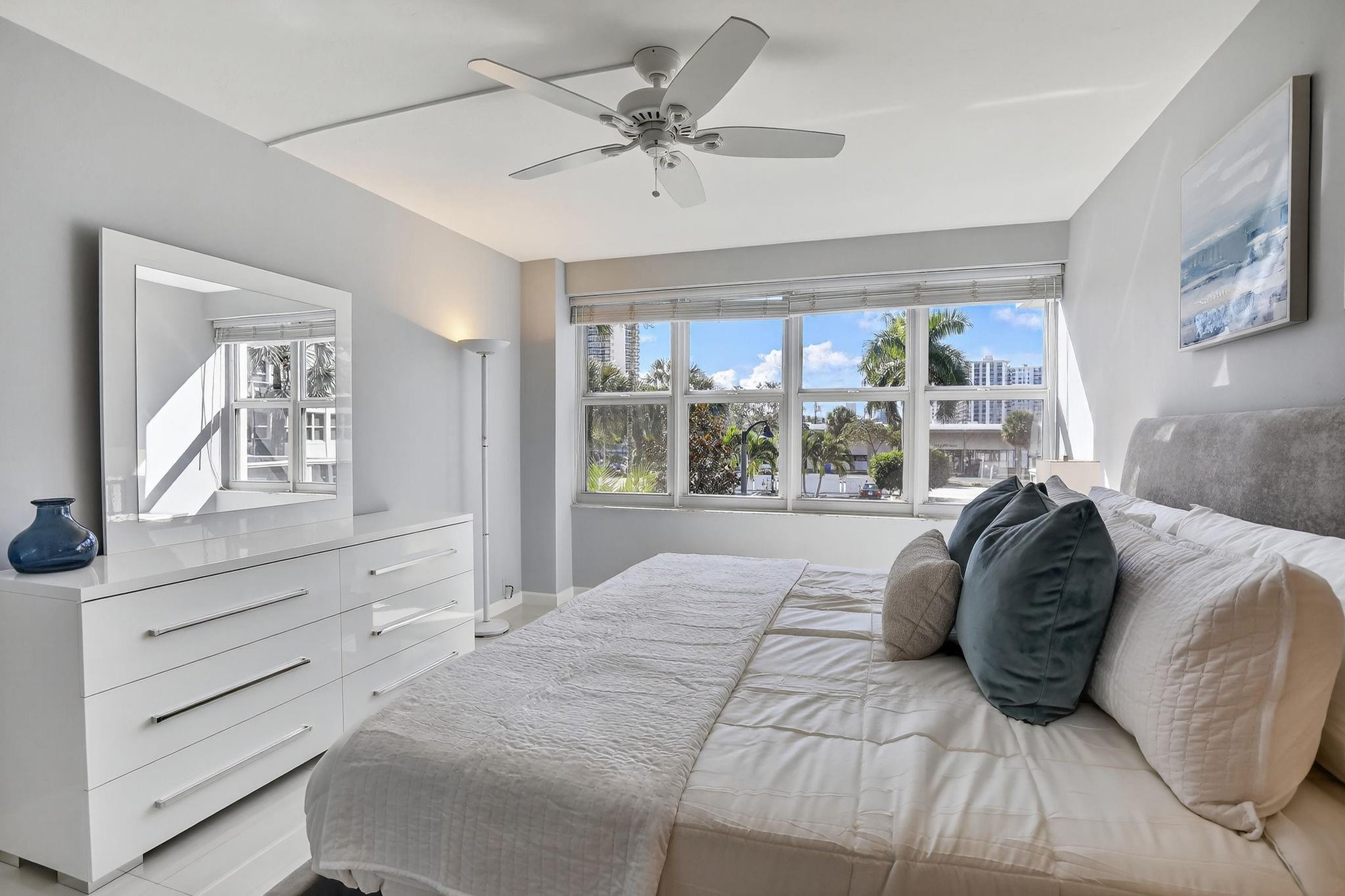 CORAL RIDGE TOWERS SOUTH - Residential