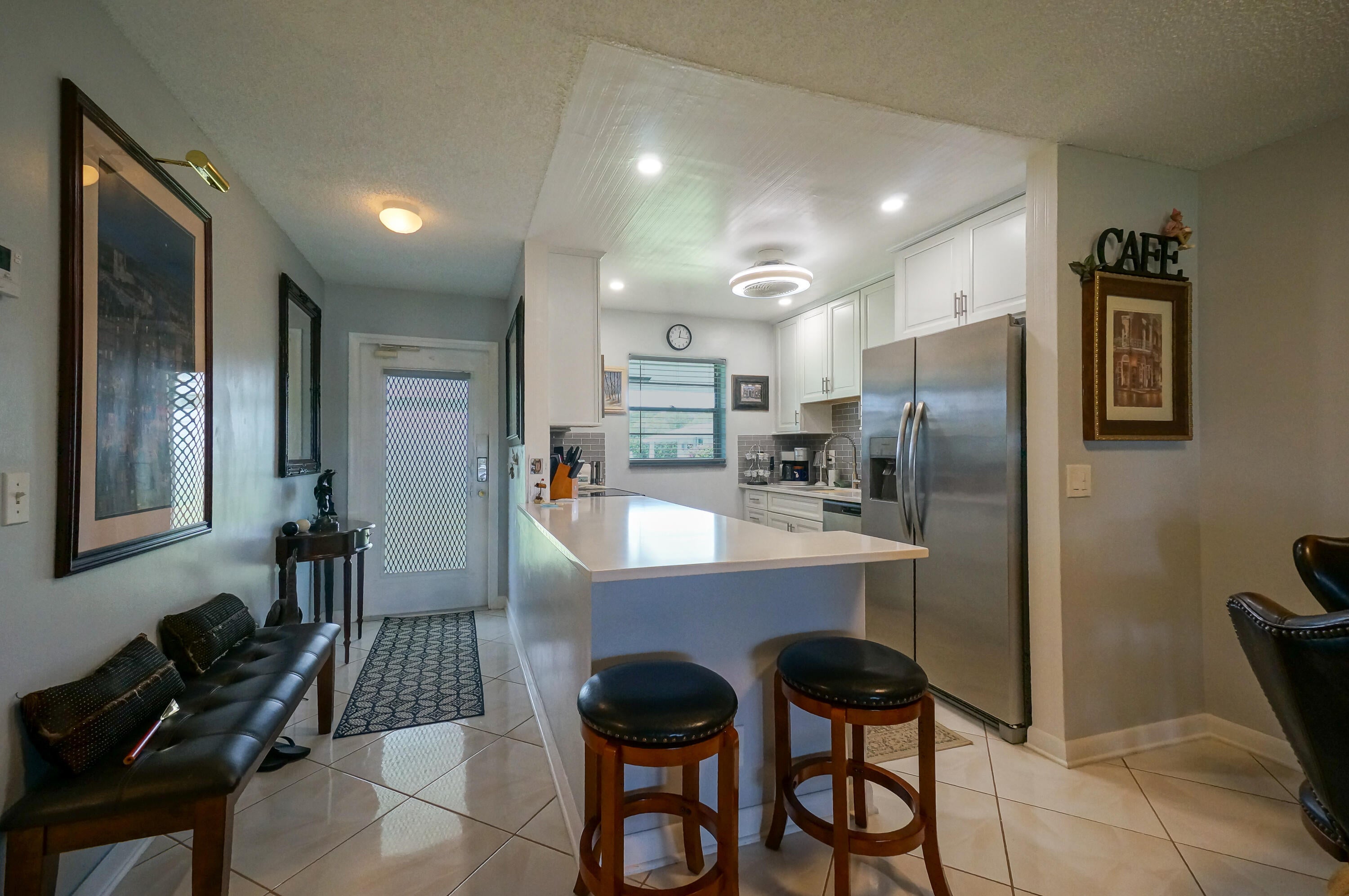 Properties 400 SW GOLFVIEW Terrace 115